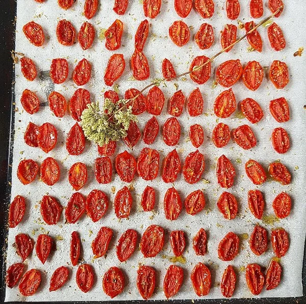 Brisèe al basilico con pomodorini confit 2.jpg