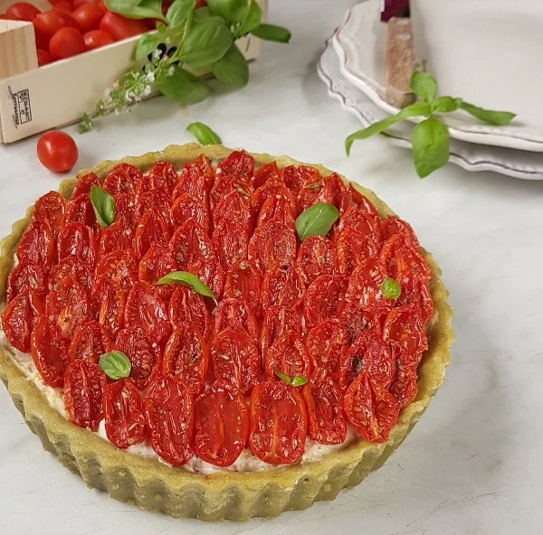 Brisée al basilico con pomodorini confit