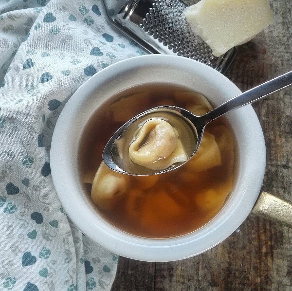 Tortellini in brodo
