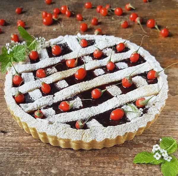 Crostata con bacche di goji (crostata con ‘maionese’)