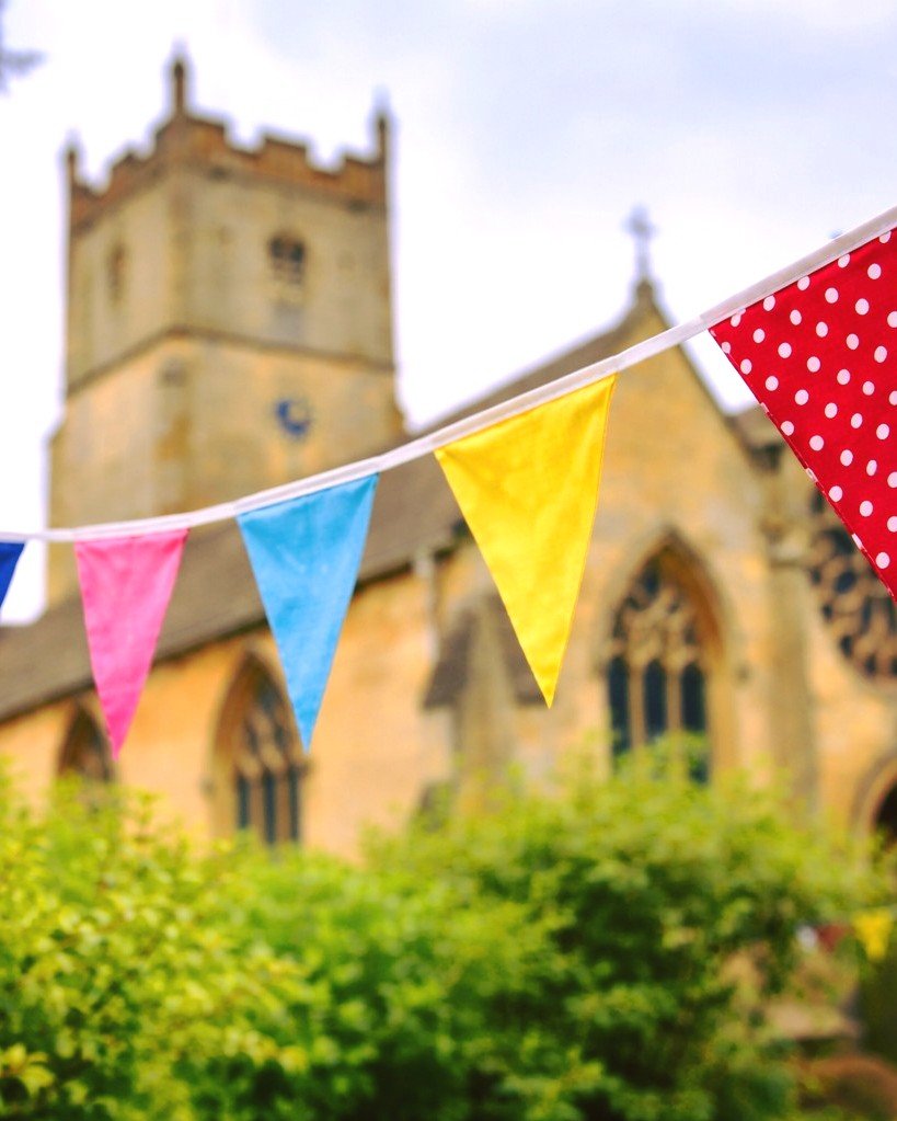 🎉 TODAY! Charlton Kings Village Fete is here 🎉
🍕🍹 Join us this May Bank Holiday for a brilliant afternoon of family fun!

🕛  12&ndash;5pm
📍 Free entry

We&rsquo;ve got something for everyone:
✨ Market stalls to explore
🎶 Live music from Charlt