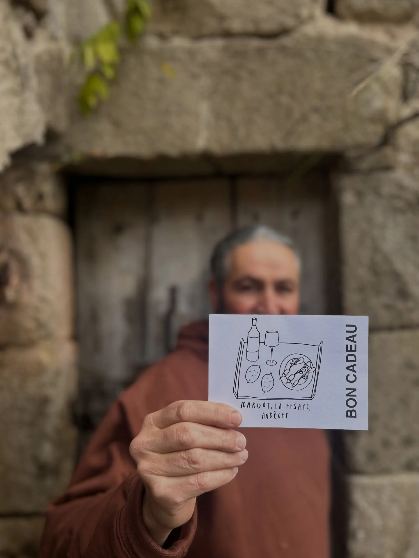 SUSTAINABLE GIFT IDEA🎁 BON CADEAU // I know I know : we are all bombarded with ads and things to buy this time of the year.  BUT just in case you are stuck for an idea, consider gifting a Margot voucher or hoodie. 

Vouchers can be exchanged for:
-A