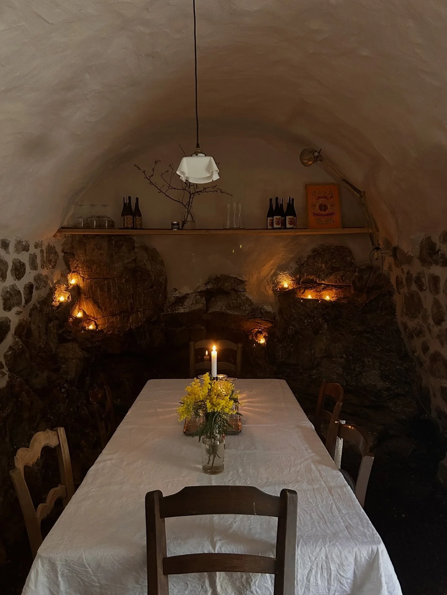 THINGS WE HAVE RECENTLY EATEN &amp; SERVED // In our tasting room&hellip;

Wood fired winter faire at our recent recent #winteronthemountainretreat Crispy smoked trout skin salty and crackling. Smoked pears and winter charred vegetables. 

We ate ple