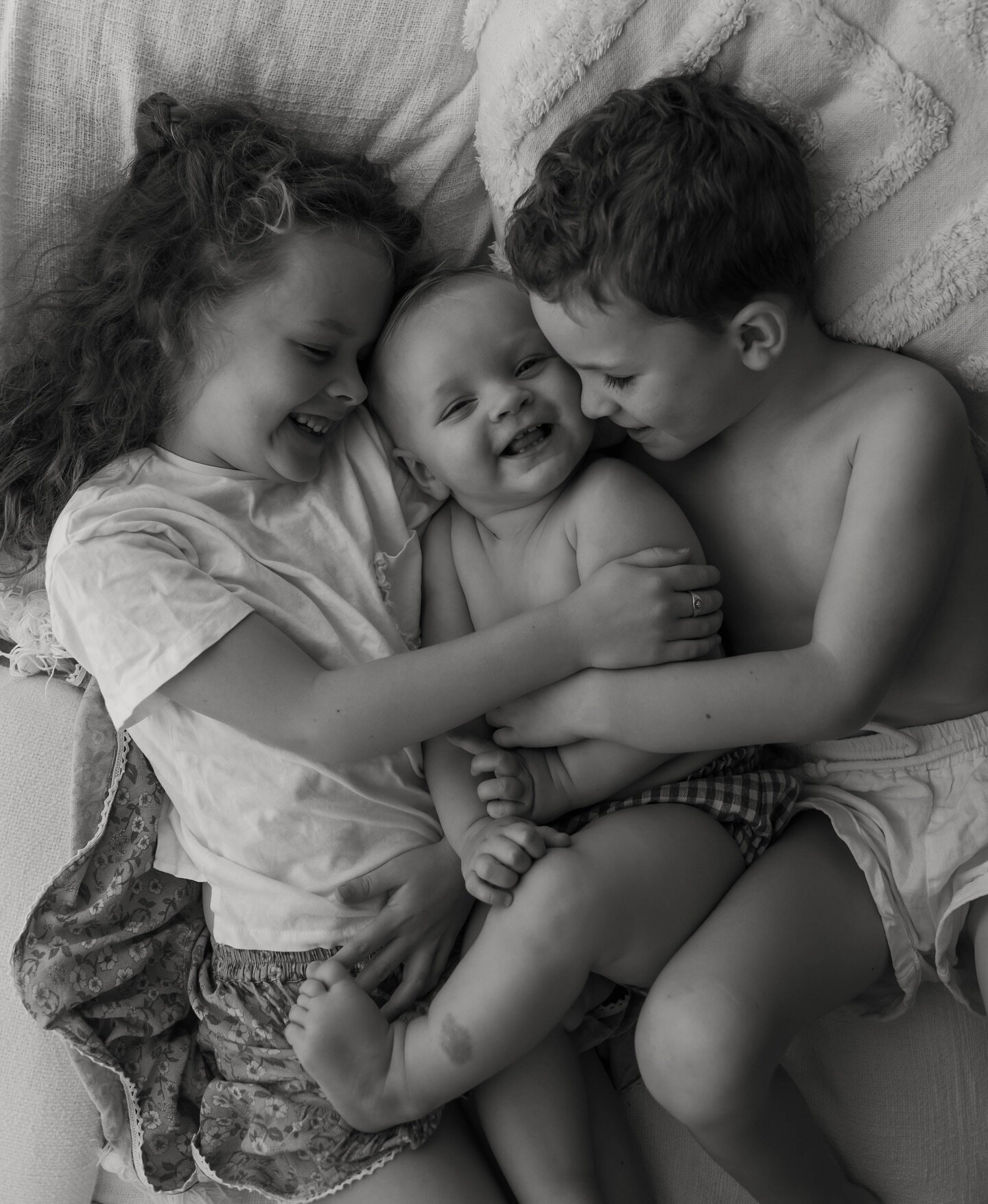 Three giggly kids! 🤎