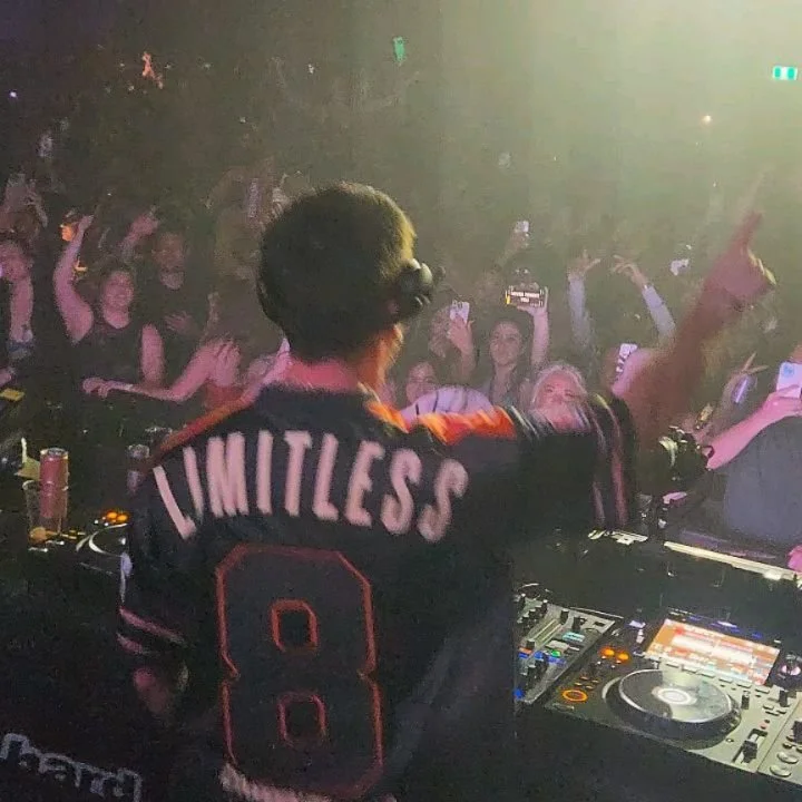 What an incredible night! 
It's one of my favourite nights this year!!!
@darrenstylesuk was phenomenal!!! Omg what a vibe!! I adore his energy ✨️🙌🫶

Big thank you to @hardkandyofficial @eventshsu and @finderskeepersgroup for making this all happen 