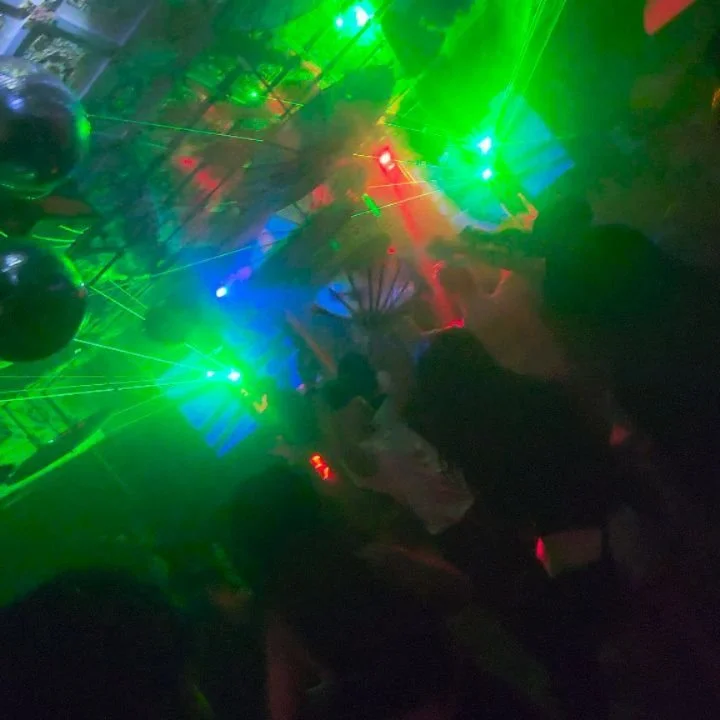 What a friday with @hardkandyofficial Hero party! 

Perfect opportunity for a new outfit! 
Got to love this ability ✂️🪡🧵

Come with me in transforming me into the Scarlett Witch 🧙&zwj;♀️ 💃

Which outfit did you like the most?