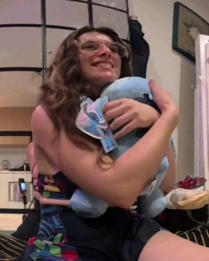 I stitched Stitch! My new adventure buddy!

I've always seen those teddy bear bags! So when I saw eepie Stitch, I had a vision 😎✂️🪡