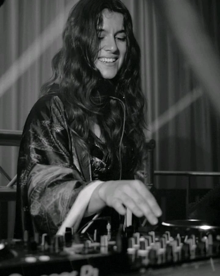 What an incredible New Years Eve! 
What a vibe! 

I loved the red lighting! 
I loved the music!
I fu** loved seeing everyone dancing and vibing along with it! 

Big thank you to @dangerousgoods.ent
For having me 
And for @carter.bnw for the amazing s