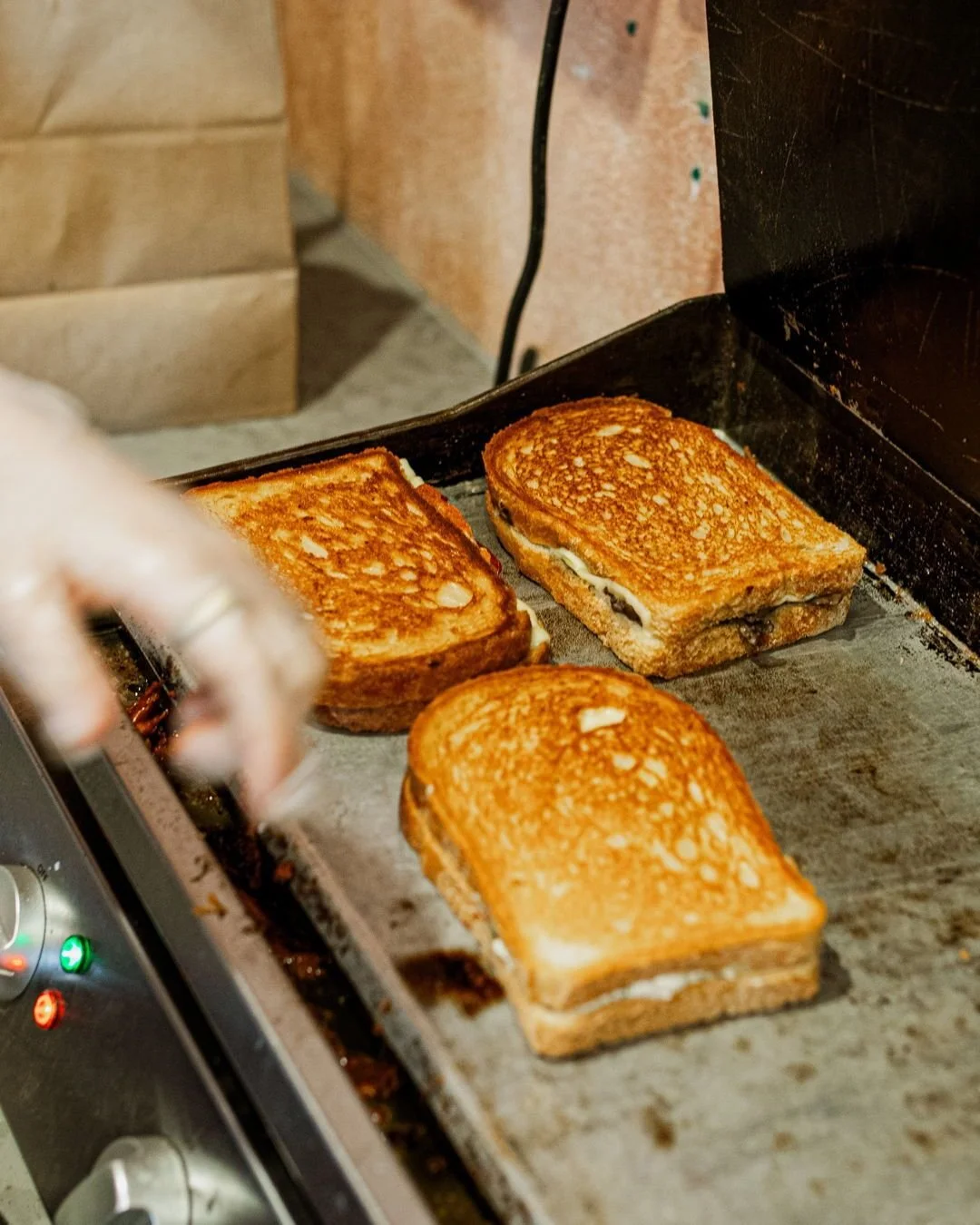 You won't want to miss out on our delicious toasties.
.
.
#brunswick#matcha#donatelllos#coffee