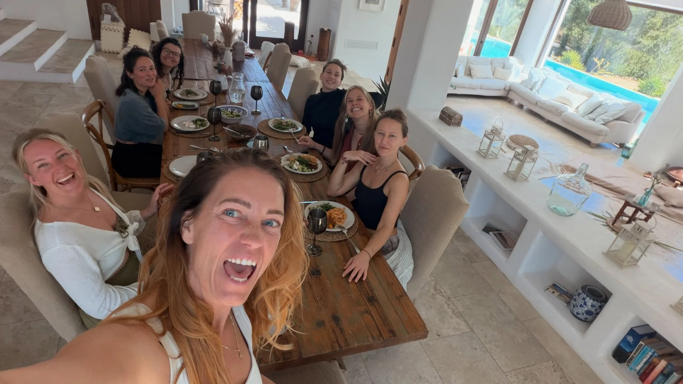 April photo dump 🎡🎢🪄

1.Inner Muse team arriving @ Ibiza 
2.Teaming up with Anna 
3.Inner Muse shop has opened 
4.Sunrays blessing my heart @ flower ritual 
5.Deep sisterhood with Elisa 
6.Sauna break @the gym 
7.Ecstatic Dance with Josh &amp; Ann