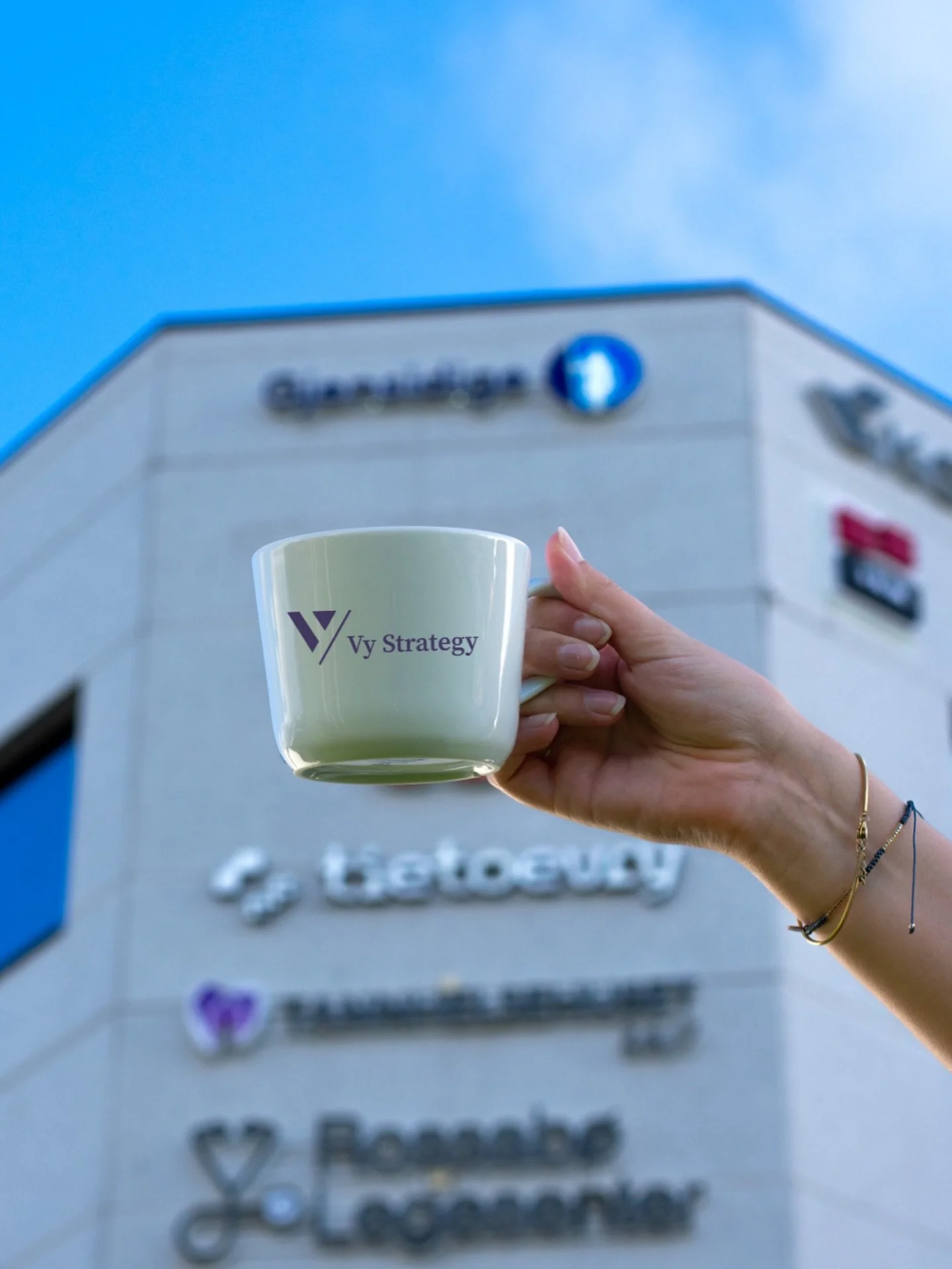 Happy Monday from the 24/7 building! 🏢

After 7 years at Gr&uuml;nderloftet we&rsquo;re excited to be in a new location 🗺️ You can find us on the 3rd floor surrounded by boxes because we just moved in! 📦

Can&rsquo;t wait to meet our new neighbors