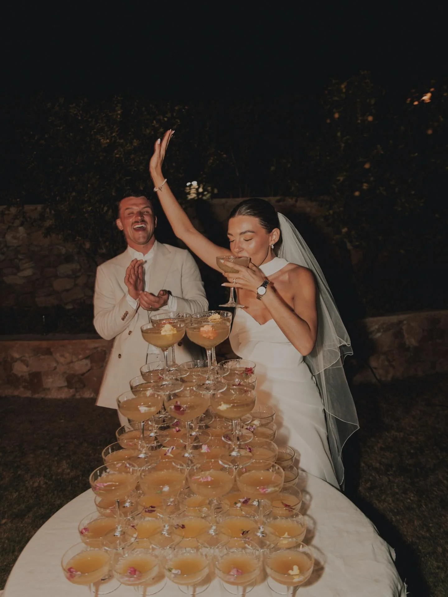 Drinks tower moments &mdash; the perfect transition from dinner to dance floor and makes for a fabulous photo opportunity!

1) Lola &amp; Dan&rsquo;s appletini tower // @hopelessromantics_imagery 
2) Grace &amp; Max&rsquo; champagne tower // @natasha