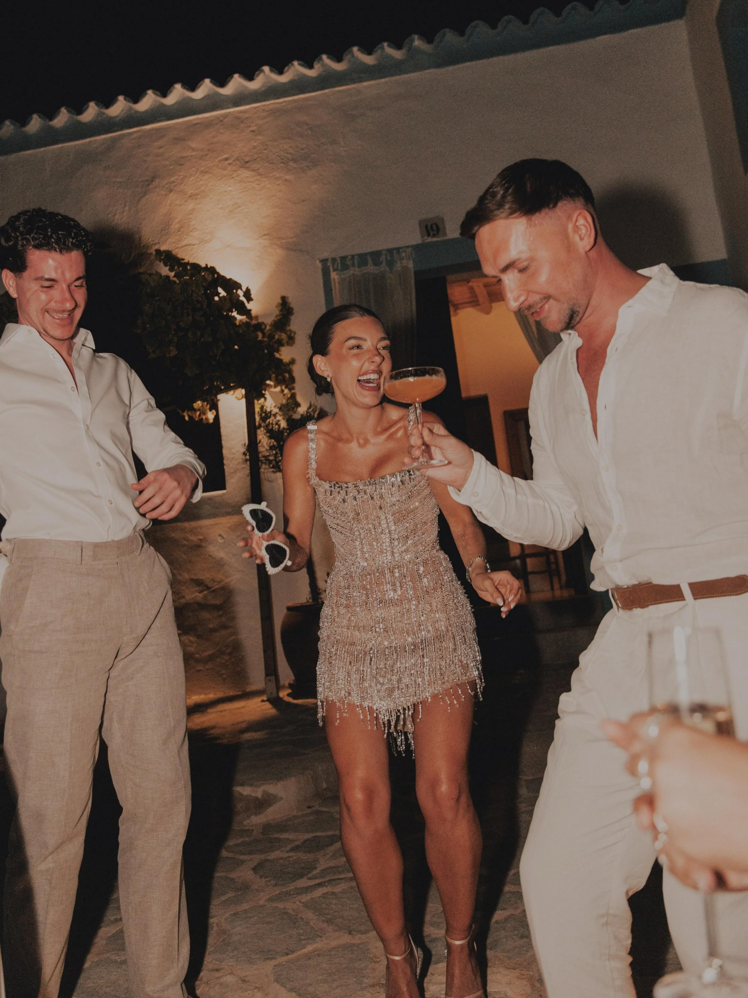 Throwback to our last wedding of 2025!

Lola &amp; Dan&rsquo;s celebration was a ✨vibe✨ from the 5 tier signature appletini tower, to their dog&rsquo;s Hank &amp; Peggie not only featuring on the cocktail menu but got to attend as guests.

A pianist 