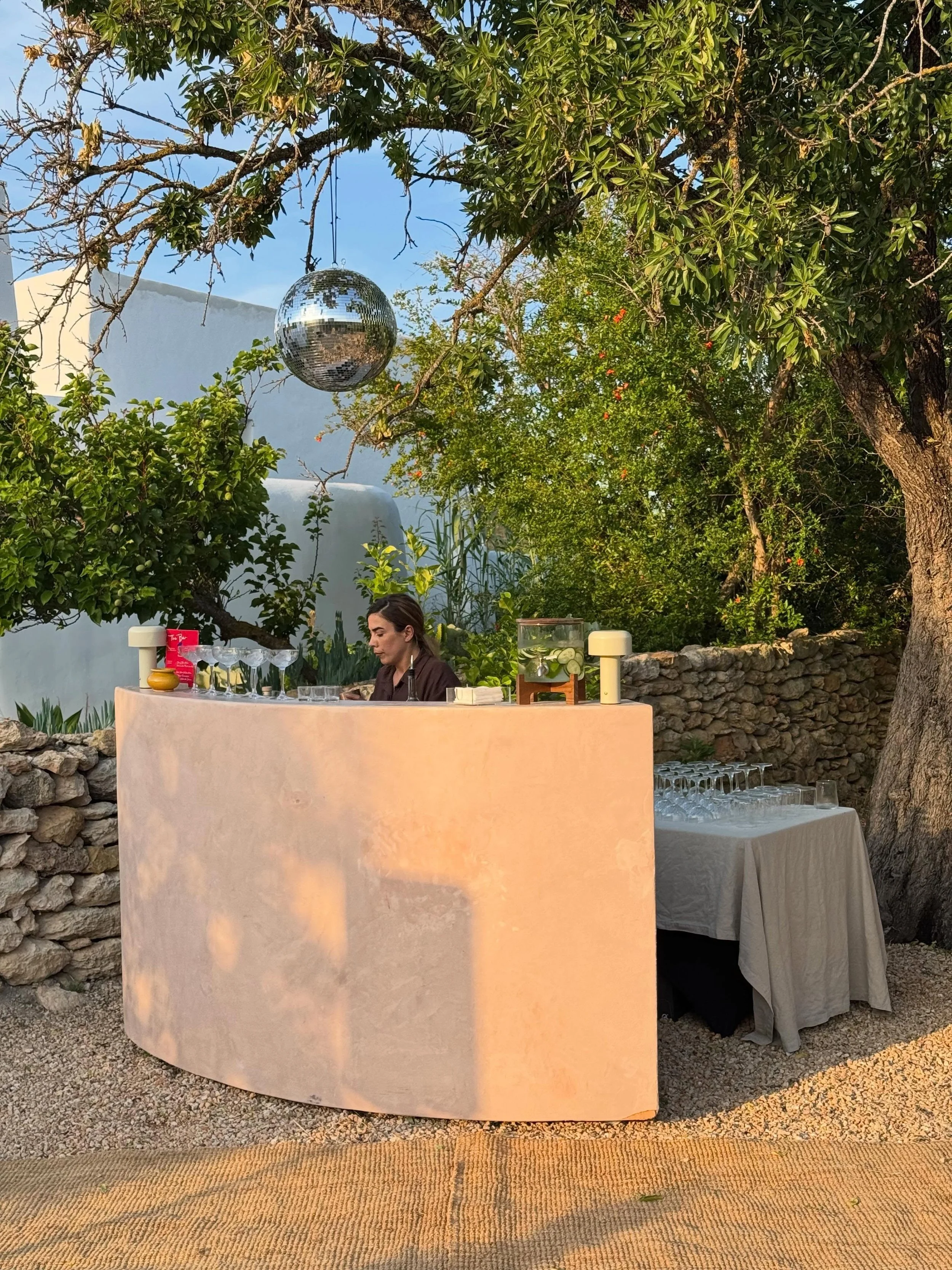 Closed the month of May at T&amp;L&rsquo;s anniversary 🪩🍸

An evening full of disco, dancing, champagne, pornstars and picantes. With 2 bars whipping up their favourite drinks under a full moon sky 🌝

It was exactly 4 years ago we had the honour o