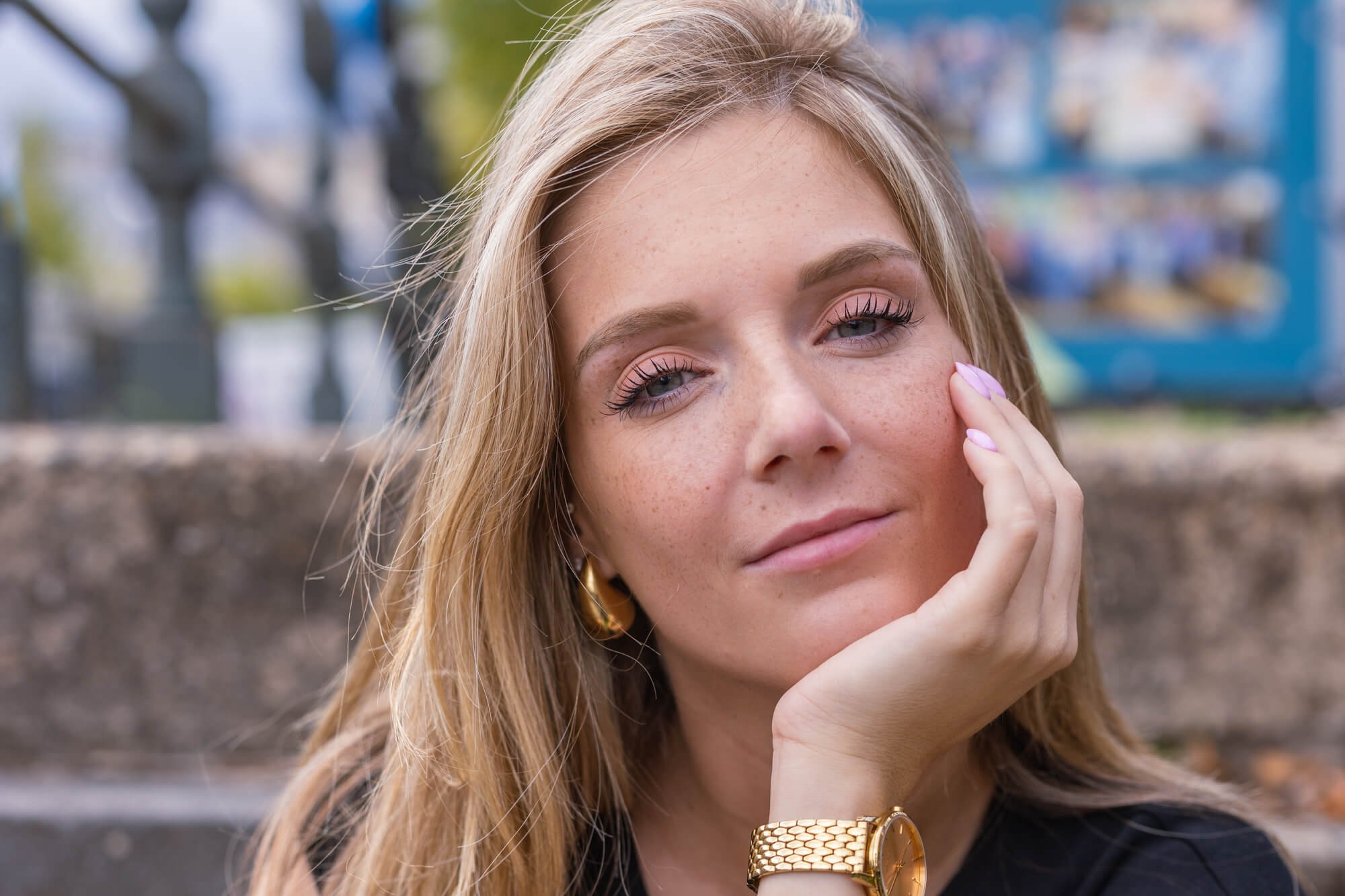 professional branding photography portrait of a woman with natural light, clean composition and premium look for business branding