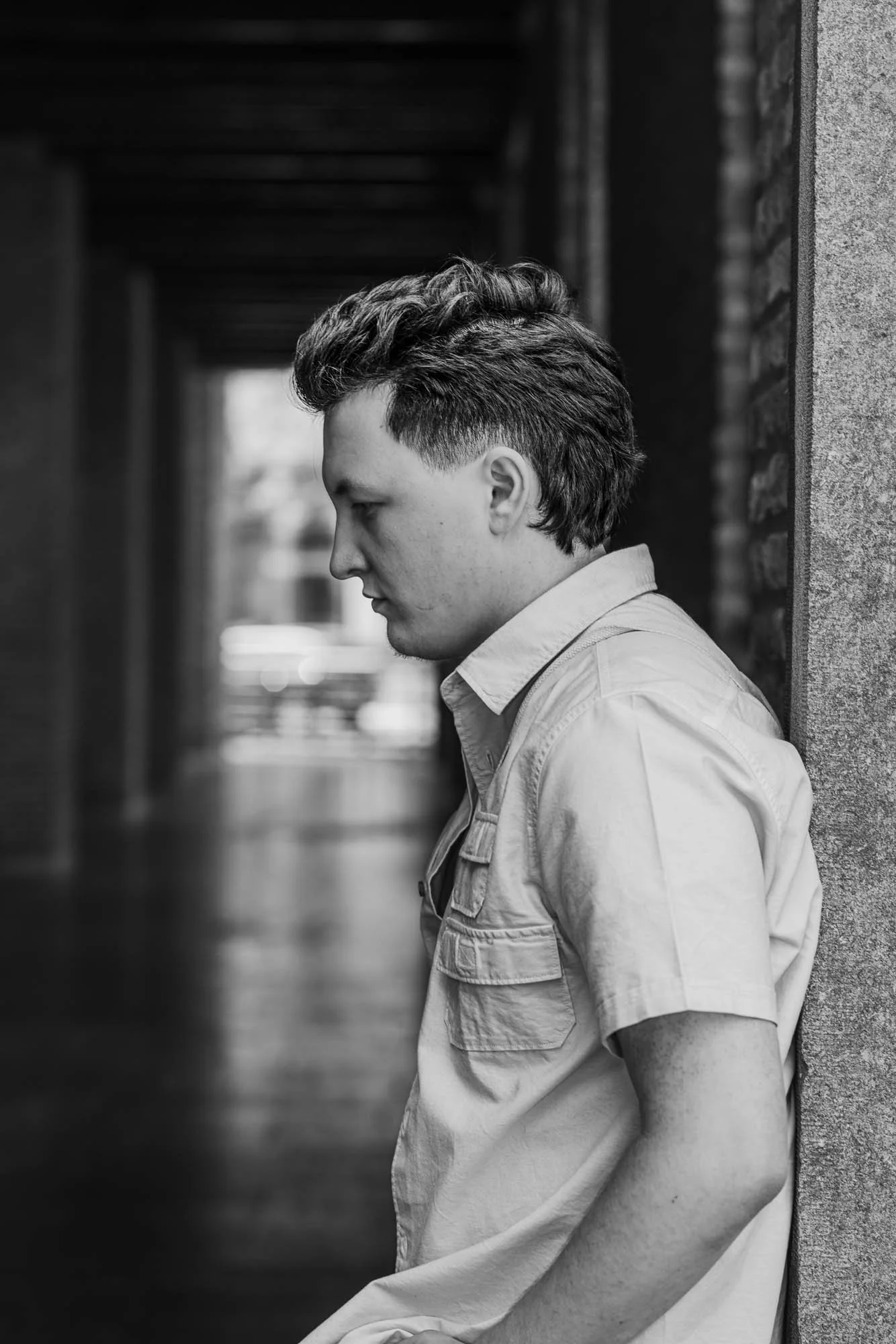 artistiek zwart wit portret van Alex verspecht, ter hoogte van minderbroedersgang te mechelen.