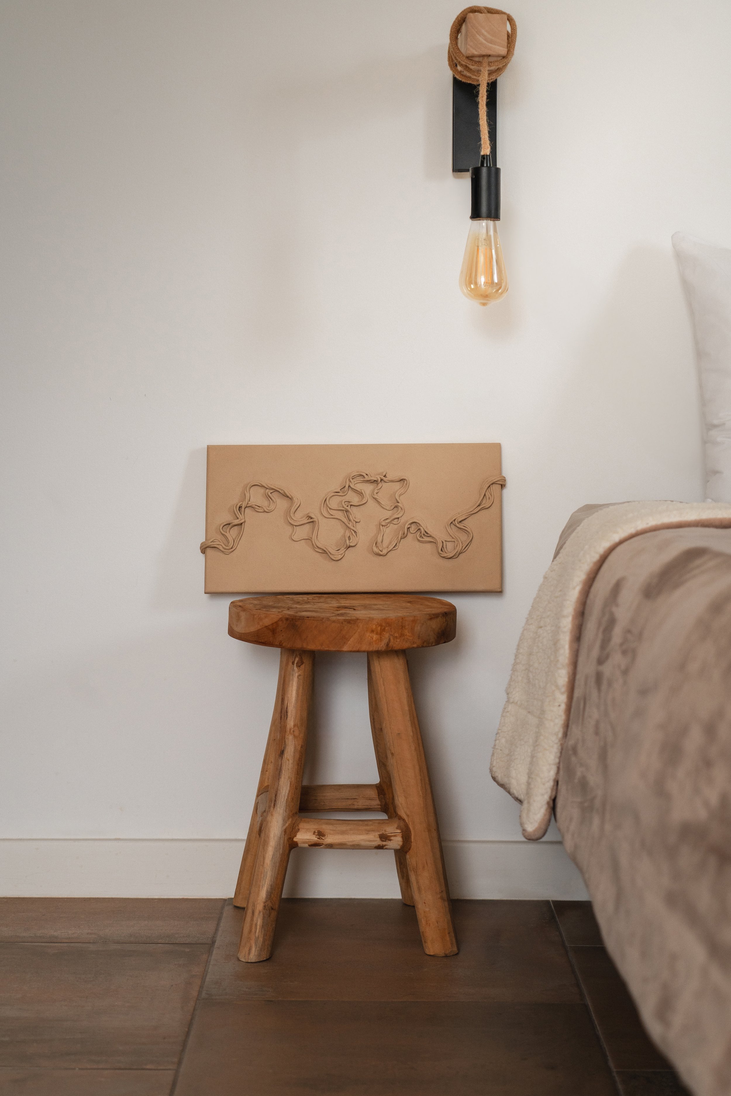REFERÊNCIA: 24006 • PREÇO: 80€
dimensões: 20 x 40 | materiais: técnica mista