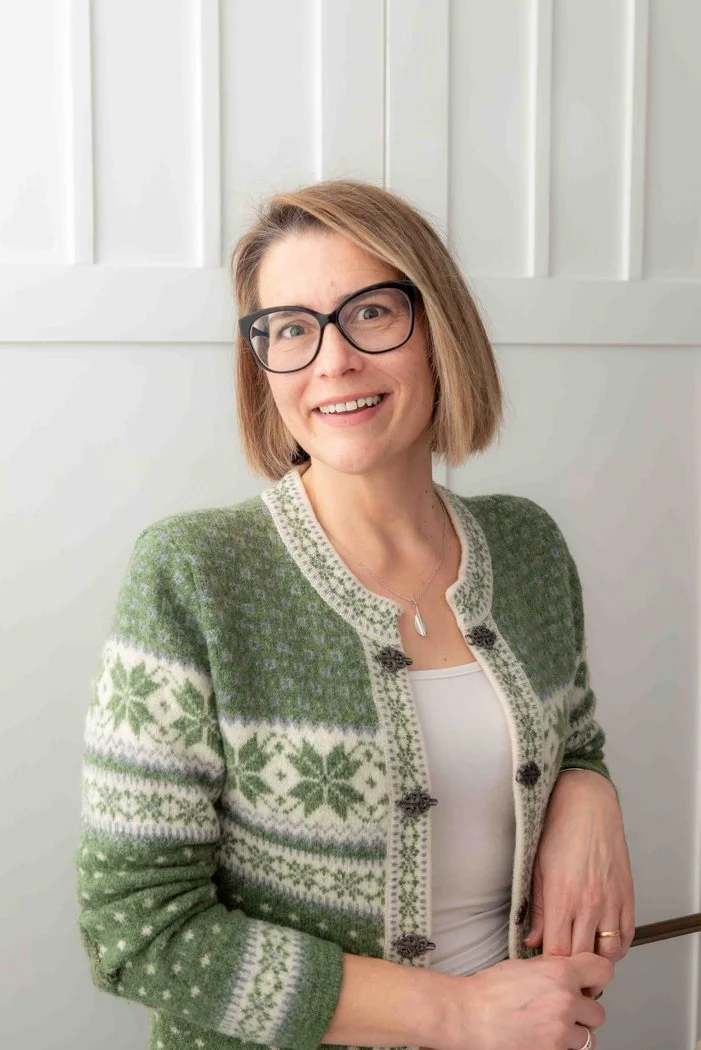 Portrait of Laura, person-centred therapist at Pebbleshed Therapy