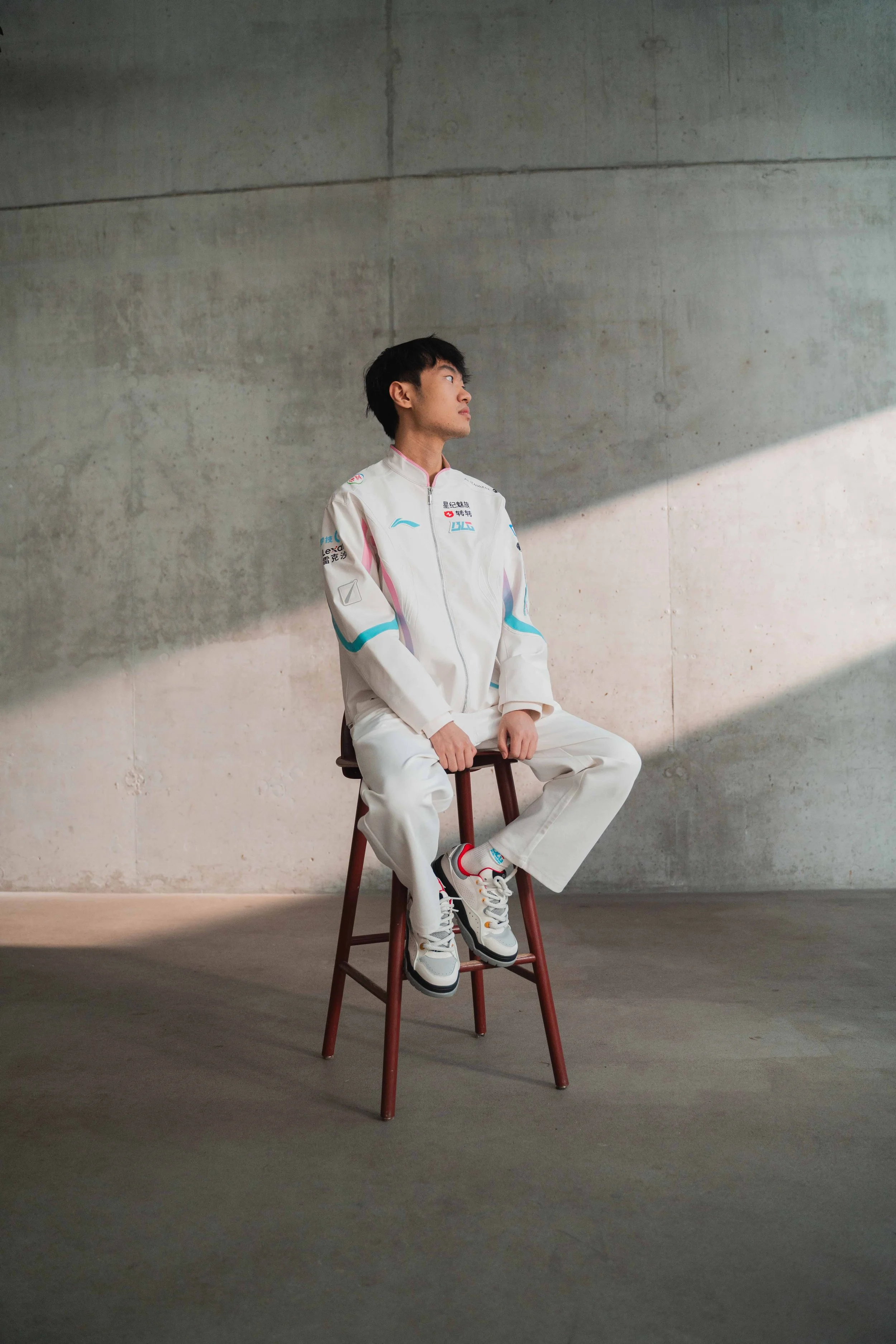 Worlds 24 - Features