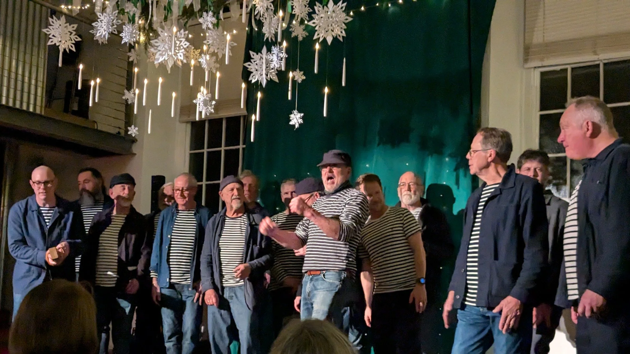 GIG ALERT!
We're excited to announce that we'll be doing a special Christmas concert at @globeathay, Hay-on-Wye on Sunday, 14th December - doors at 7pm, gig at 7.30pm.

We're very excited for this gig and it's become a real favourite for us. We've be