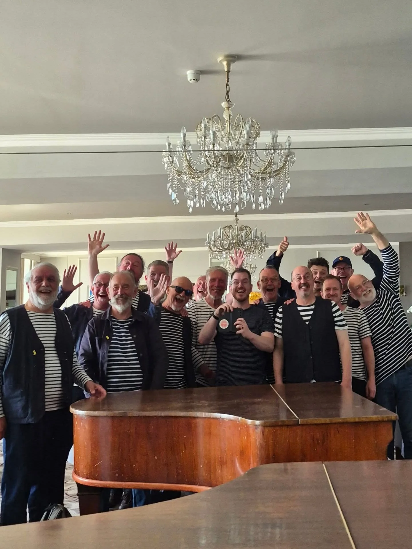 What a blast we all had @falshantyfestival 

Every year we walk away thinking, "what a festival!" and every year it just gets better and better! Here's a few moments from our weekend in Falmouth. 

Great to see old friends from the Shanty-v