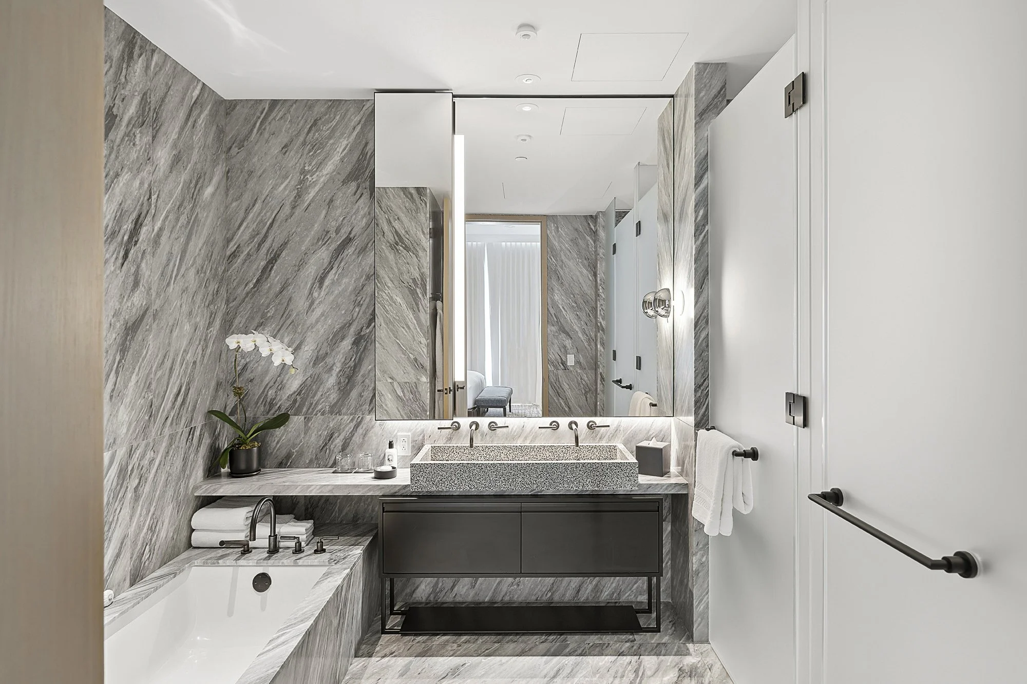 Penthouse 43A  |  Primary Bathroom