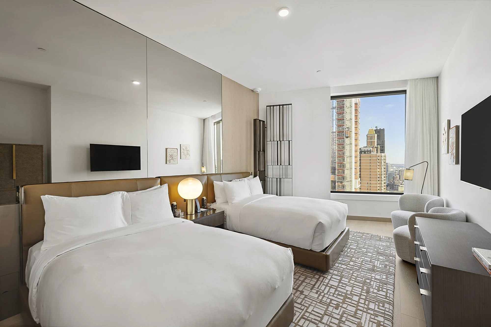 Penthouse 43A  |  Secondary Bedroom