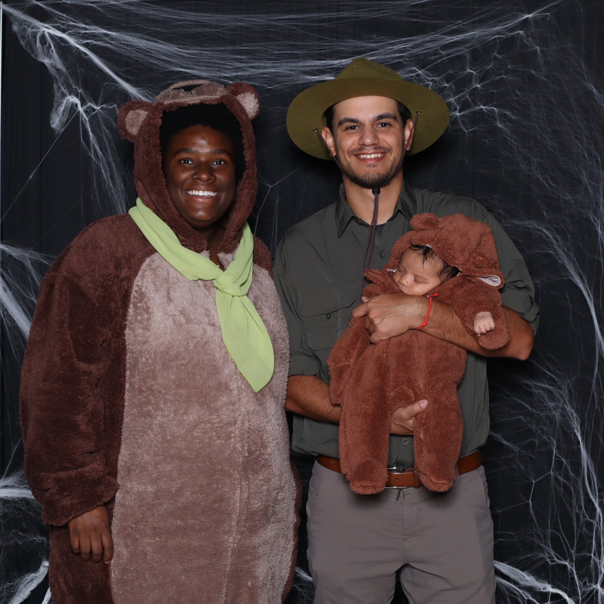 Wales_Ranch_Trick_or_Treat_Photo_20241031_Time-181704_8rpc8u.jpeg
