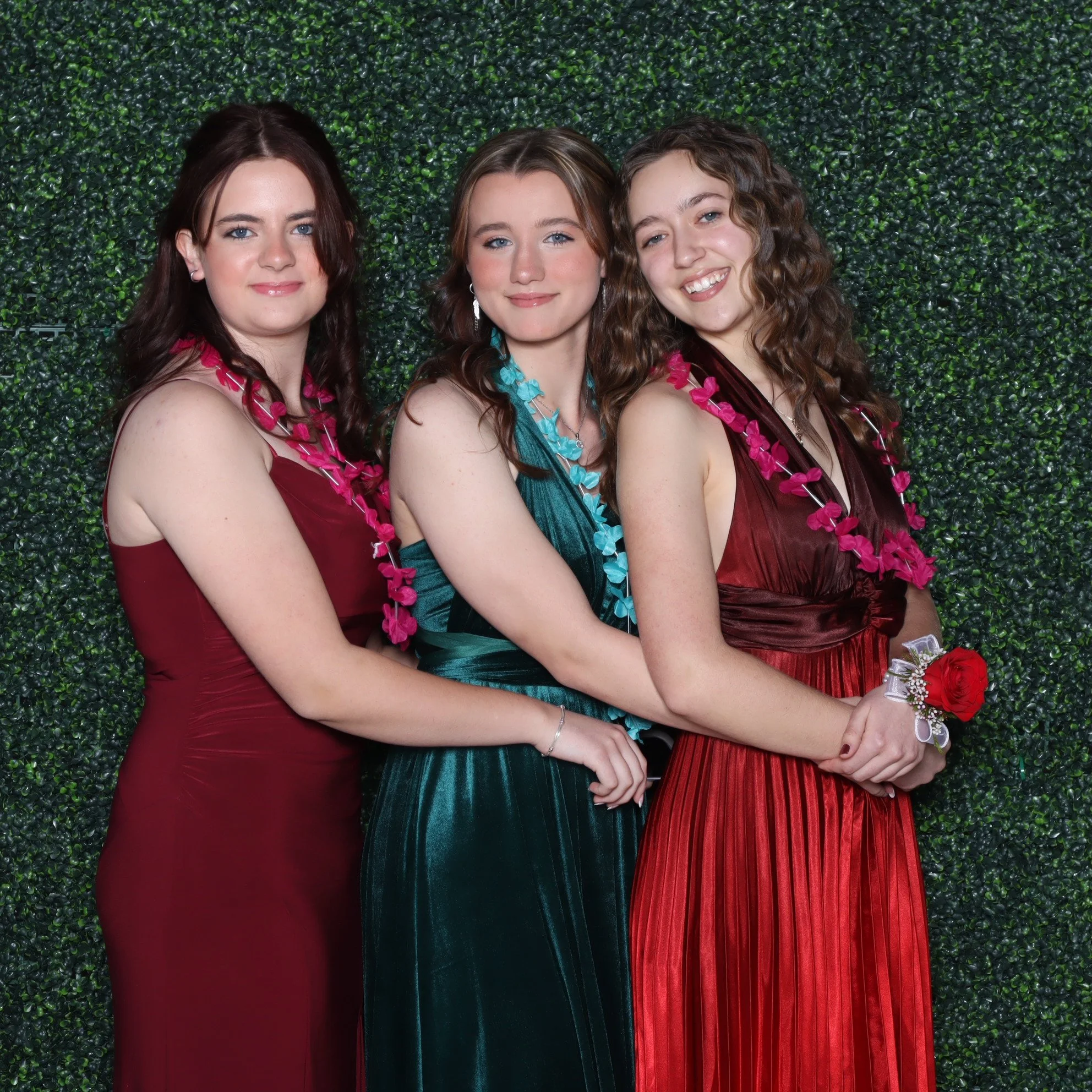 Tropical_Paradise_Spring_Formal_Photo_20250412_Time-174751_m4cc60.jpeg