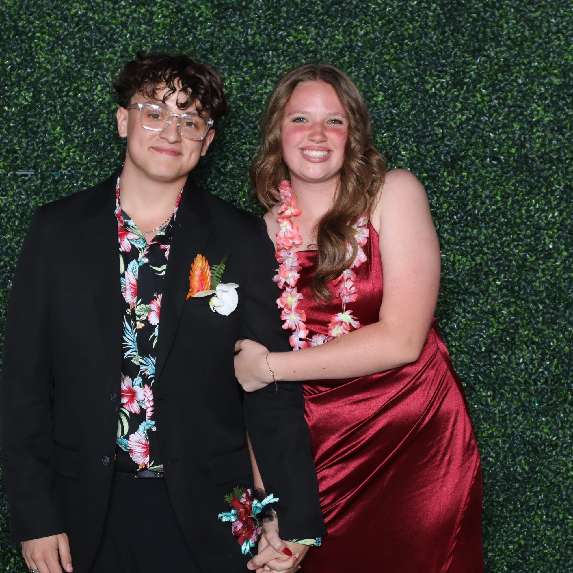 Tropical_Paradise_Spring_Formal_Photo_20250412_Time-174951_12r54p.jpeg