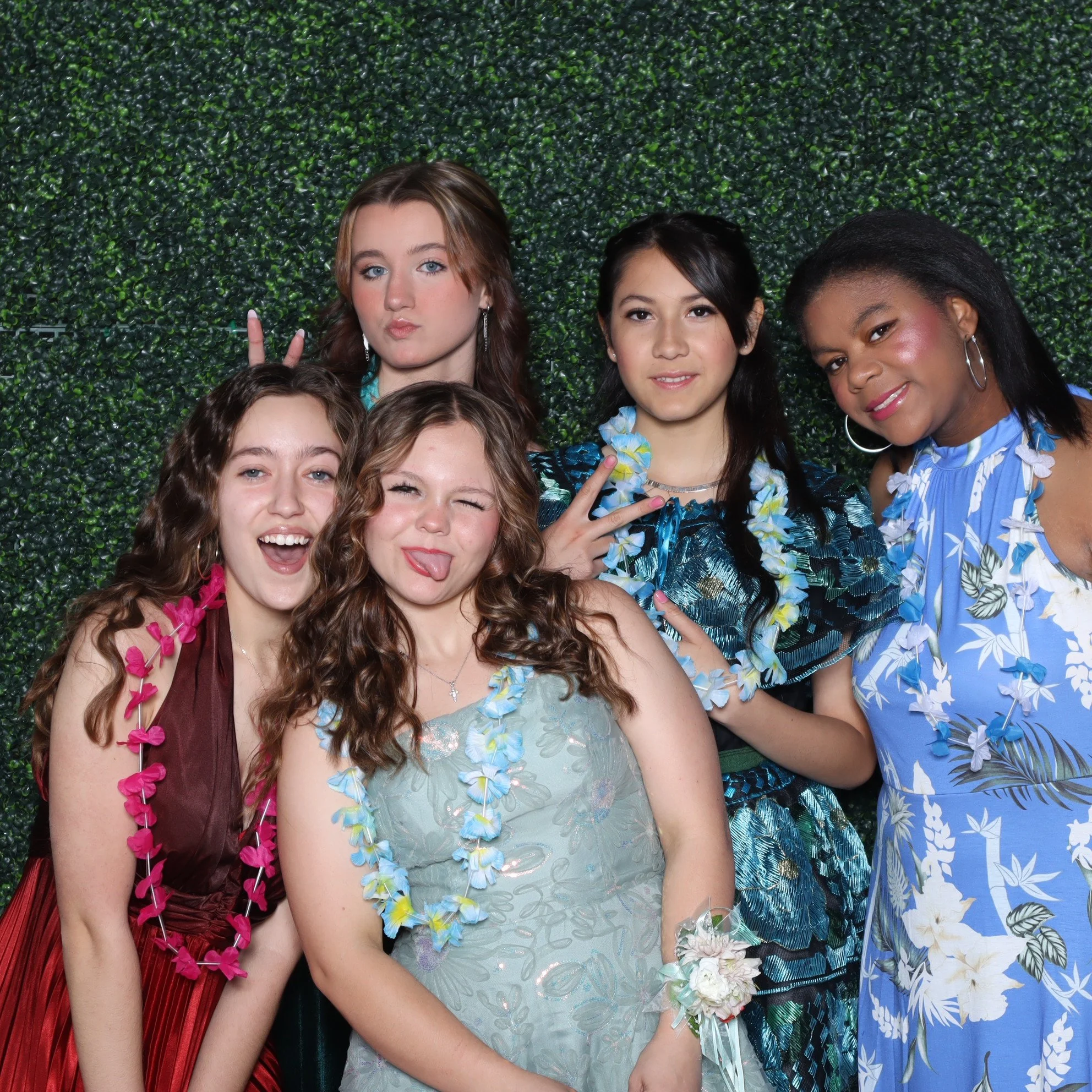 Tropical_Paradise_Spring_Formal_Photo_20250412_Time-181019_ohu2mu.jpeg