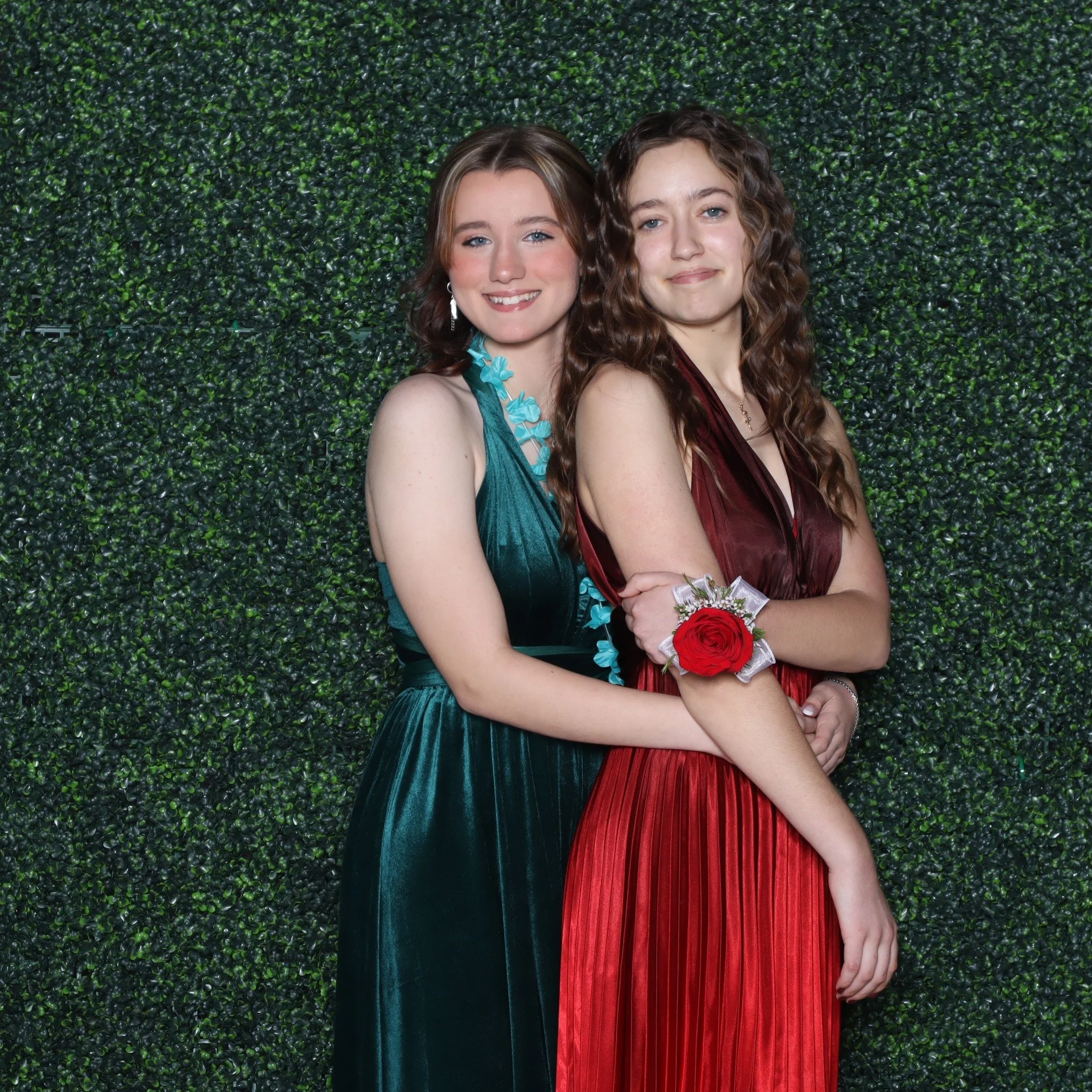 Tropical_Paradise_Spring_Formal_Photo_20250412_Time-182823_kta9du.jpeg