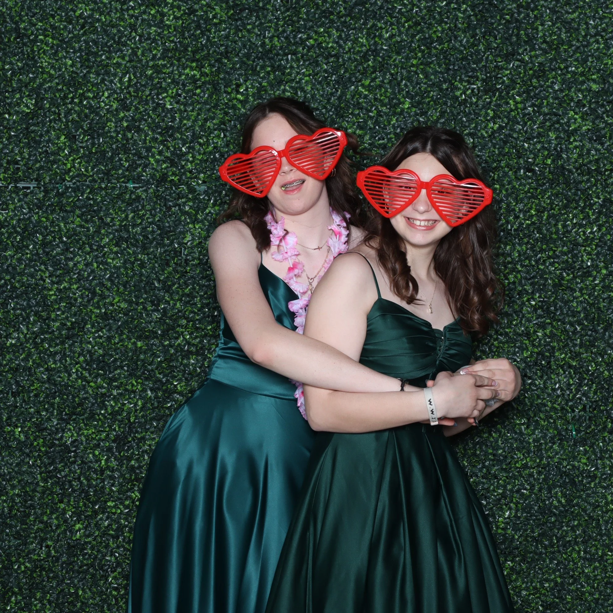 Tropical_Paradise_Spring_Formal_Photo_20250412_Time-180500_n5hopf.jpeg
