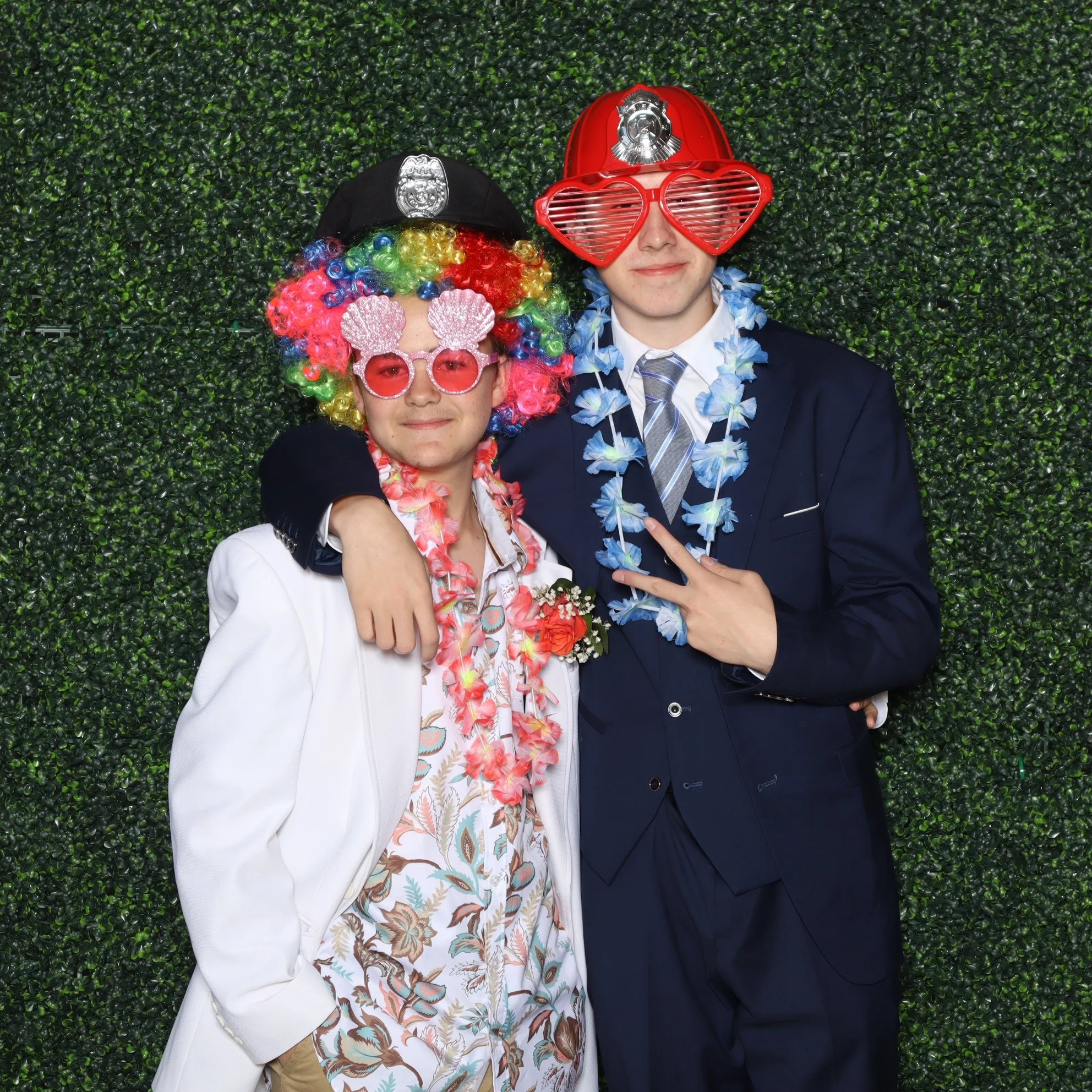 Tropical_Paradise_Spring_Formal_Photo_20250412_Time-182544_f04tck.jpeg