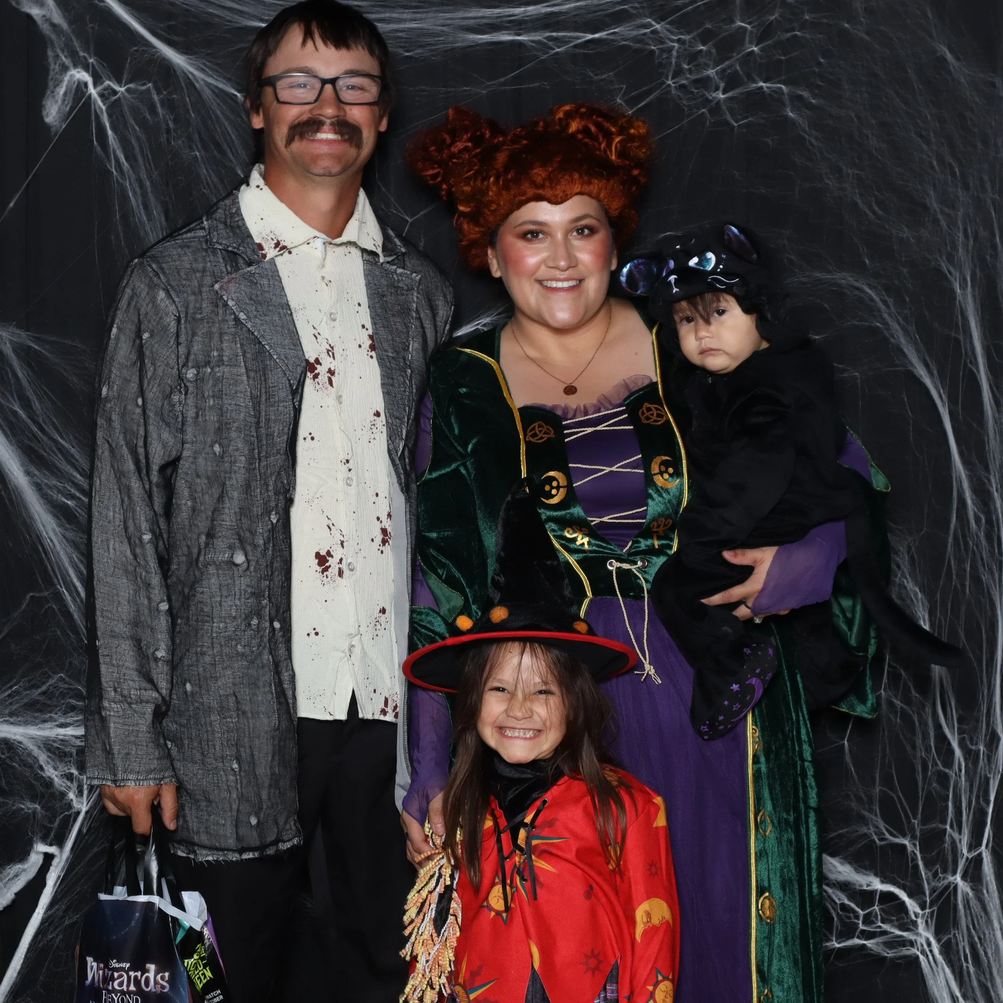 Wales_Ranch_Trick_or_Treat_Photo_20241031_Time-183920_tyi43r.jpeg