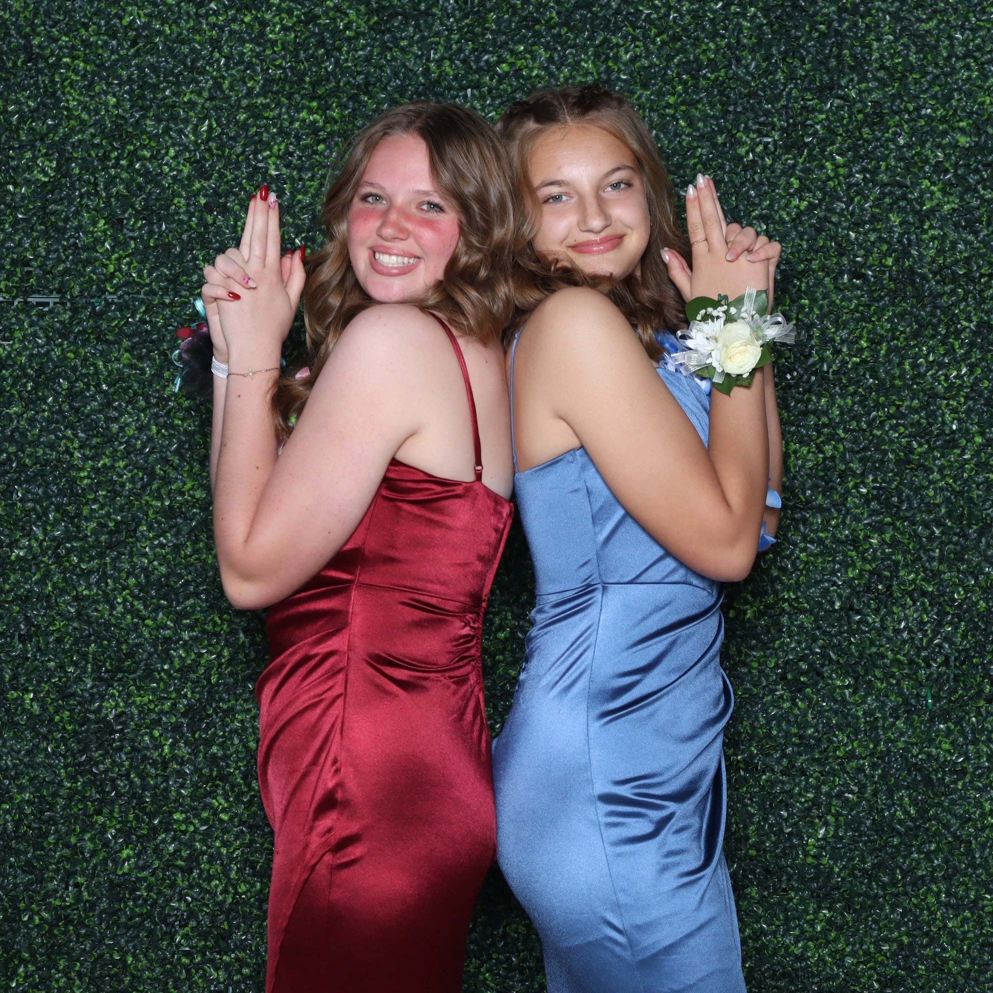 Tropical_Paradise_Spring_Formal_Photo_20250412_Time-174139_16r69z.jpeg