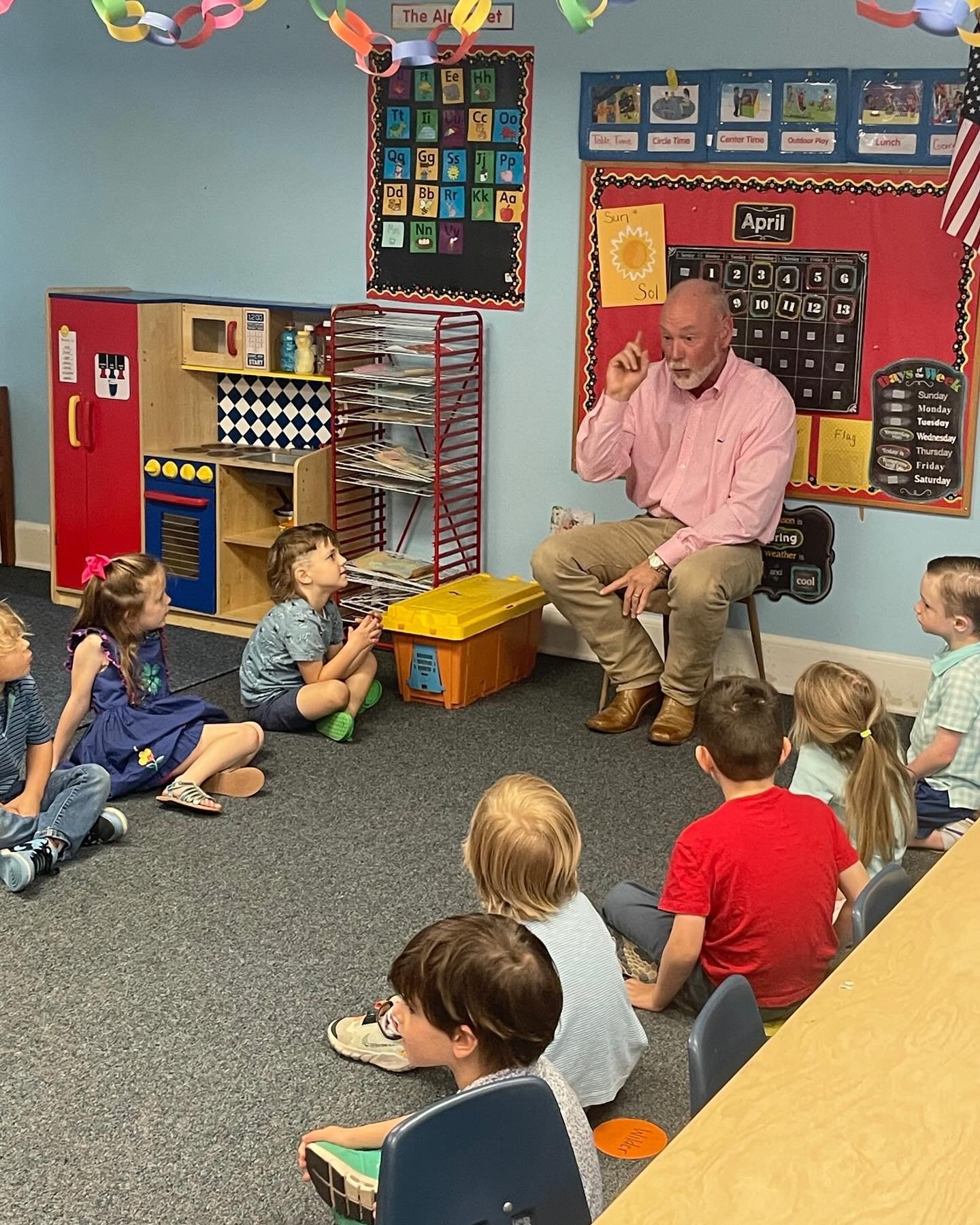 Our very own bee man! Researching bees, you get a very special visitor to teach all about HONEY BEES! #prek#mrsshannonsclass#research#honey#haupt