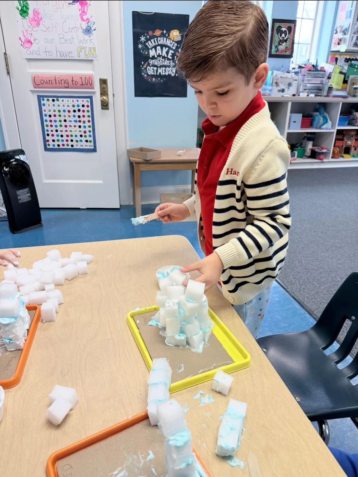 &ldquo;Researching&rdquo; penguins in Pre K#research#igloos#books#haupt#prekm-f