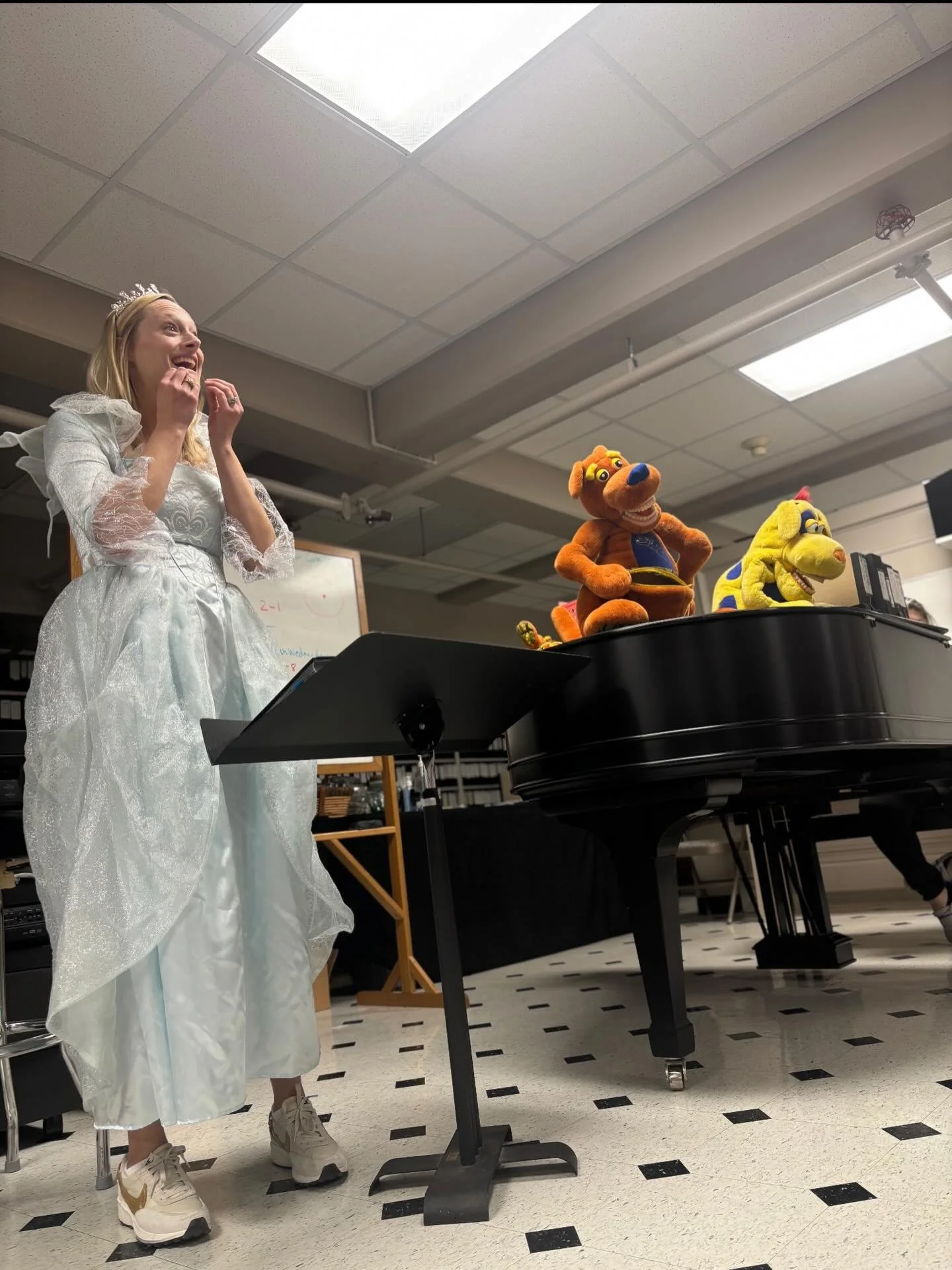 We not only celebrate Love in February, we also learn how important Dental Health is. The Tooth Fairy shows us the proper way to floss and brush!#haupt#dentalhealthmonth#teeth#brush#floss