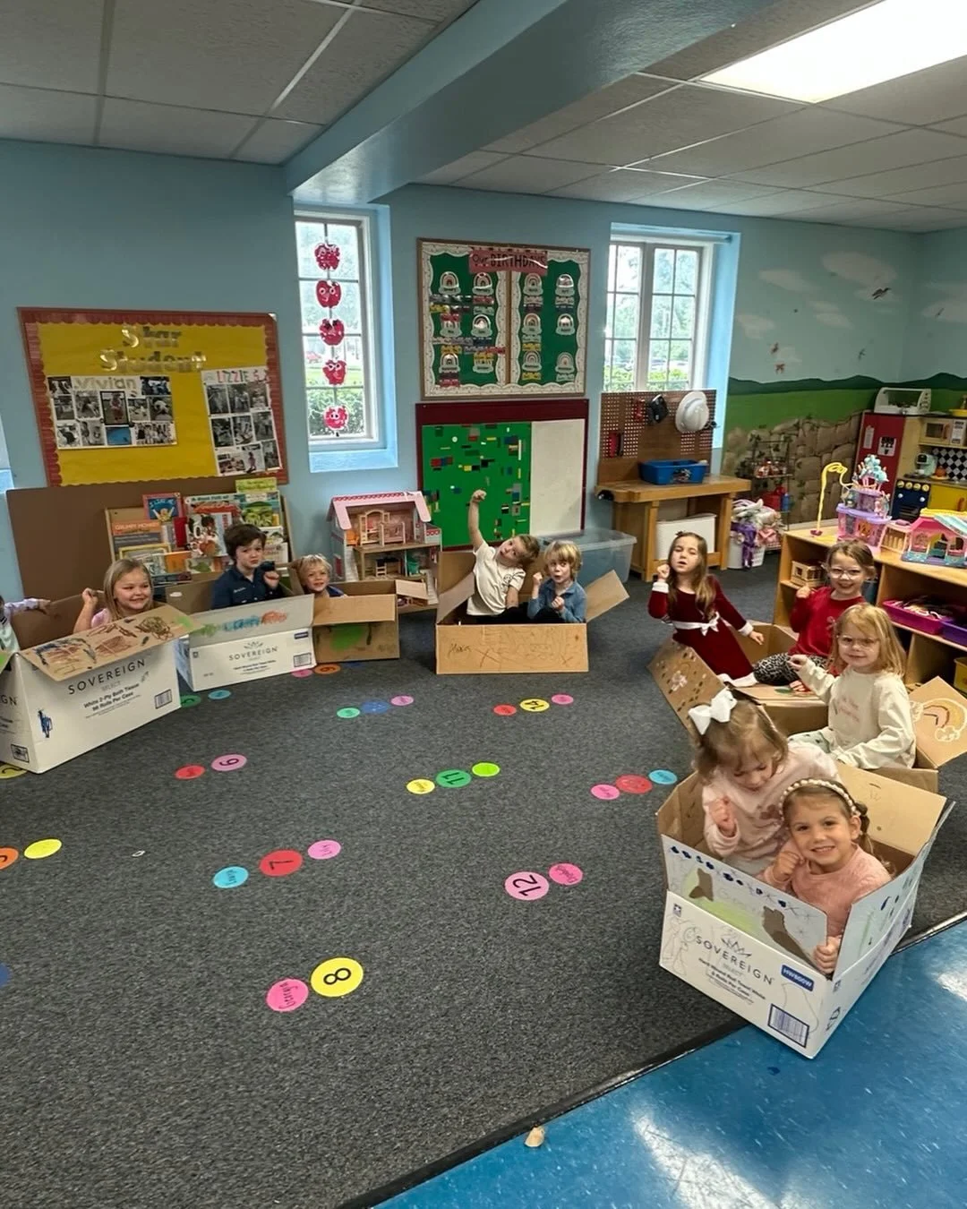 Boxes&hellip; team effort! Give a class some boxes and they make a train. All Aboard! #prek#creative#box#together