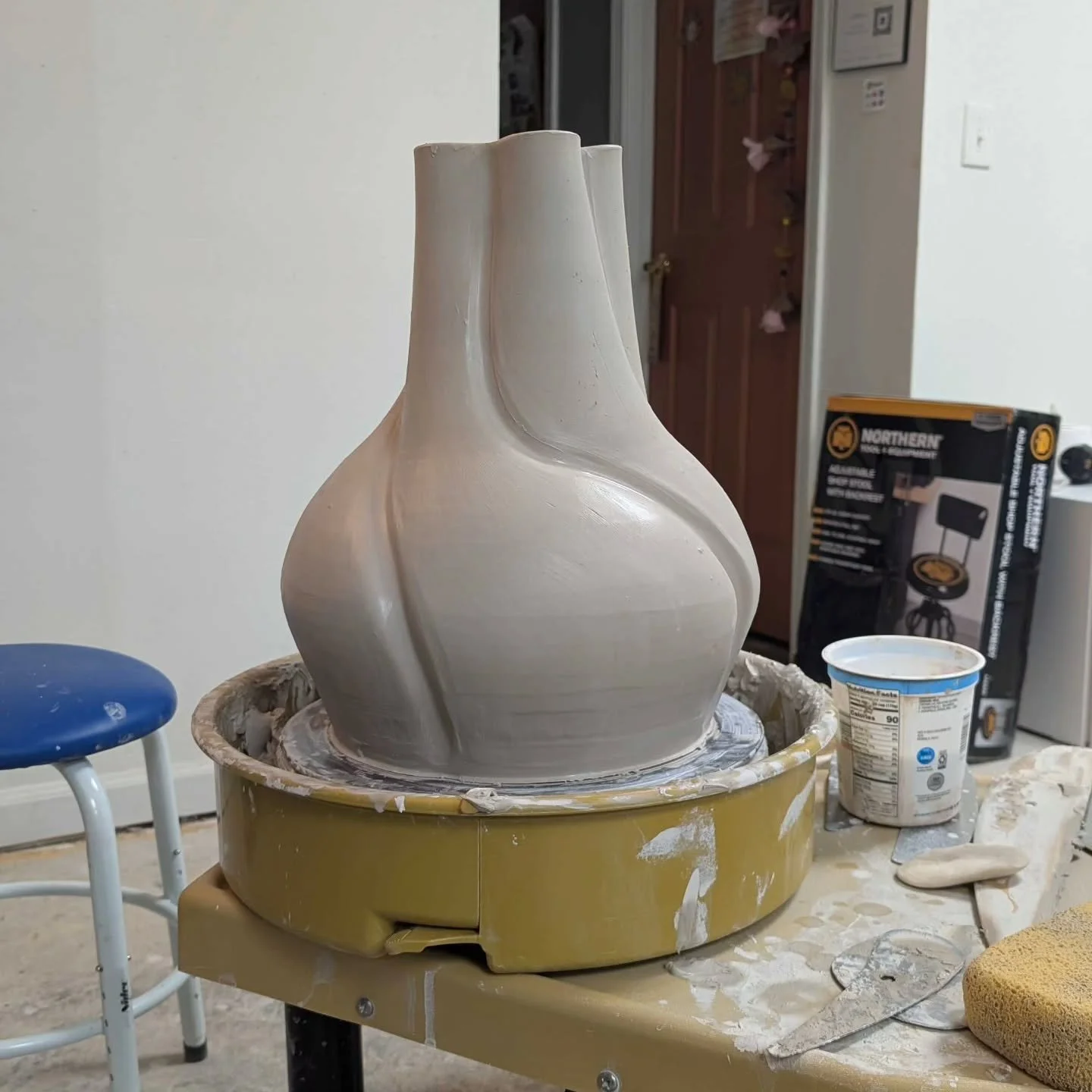 🌟 Member Highlight 🌟

Studio Member Bryce Bird (@clayworks_by_birdy) was throwing BIG last week 🙌 

How amazing is this vase? It's 50lbs of clay! That takes a lot of skill to work with- Bryce focused meticulously on this vase for a few hours to ge