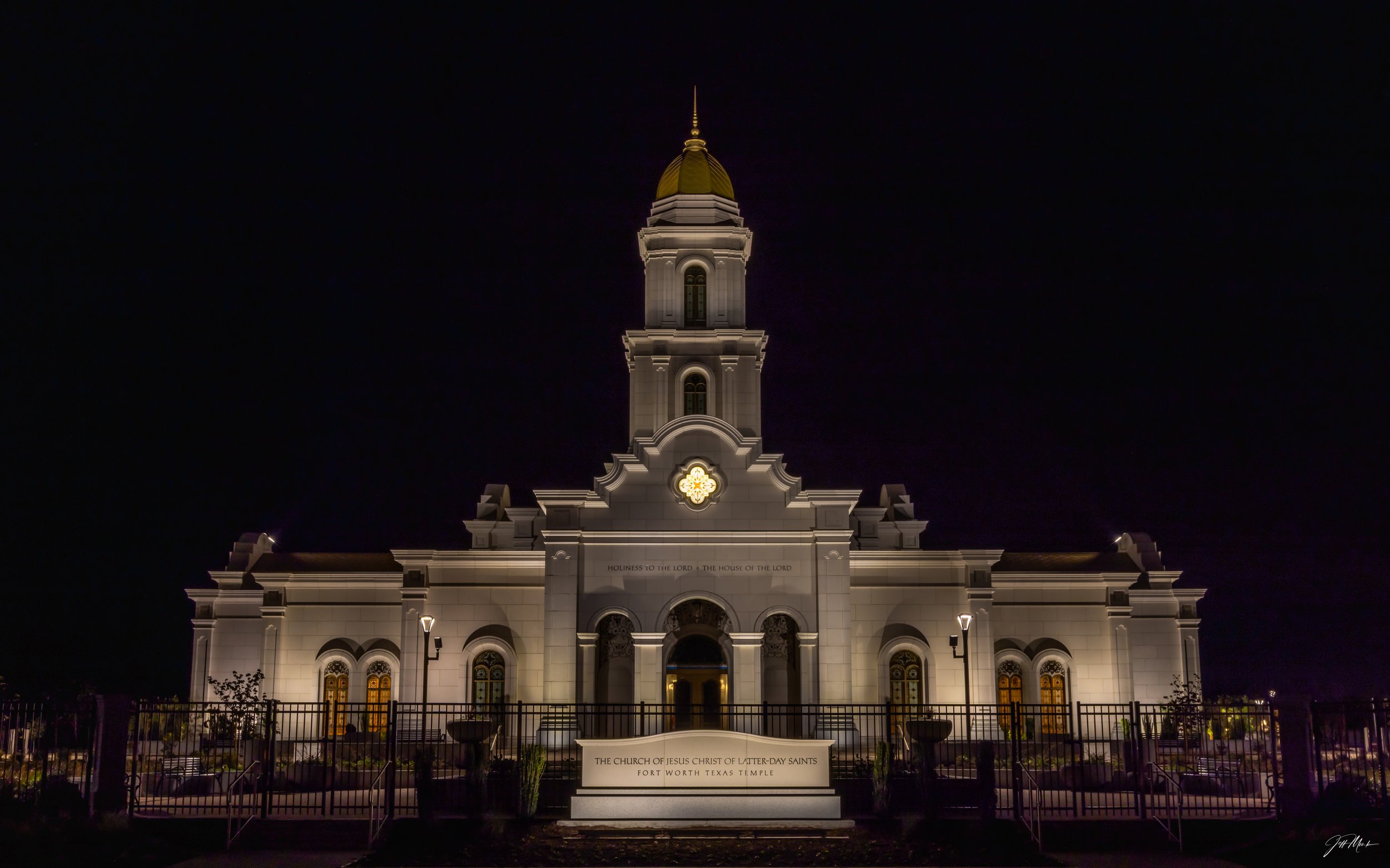 MIDNIGHT LIGHT - Fort Worth Morman Temple, Burleson, Texas, USA