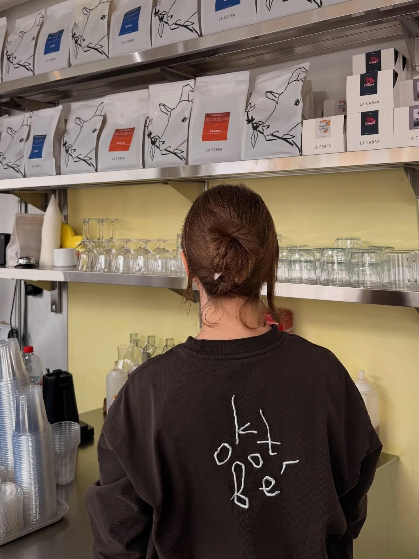 NEW BARS, SAME OBSESSION ☁️

antwerp coffee weeks keeps getting closer so say hi to some more bars: @oktobercafe.be @phil__antwerp @cafenotti @normocoffee and new in town @sukoon.coffee ☕️🫶

which one are you trying first? 👀

more loading&hellip;.