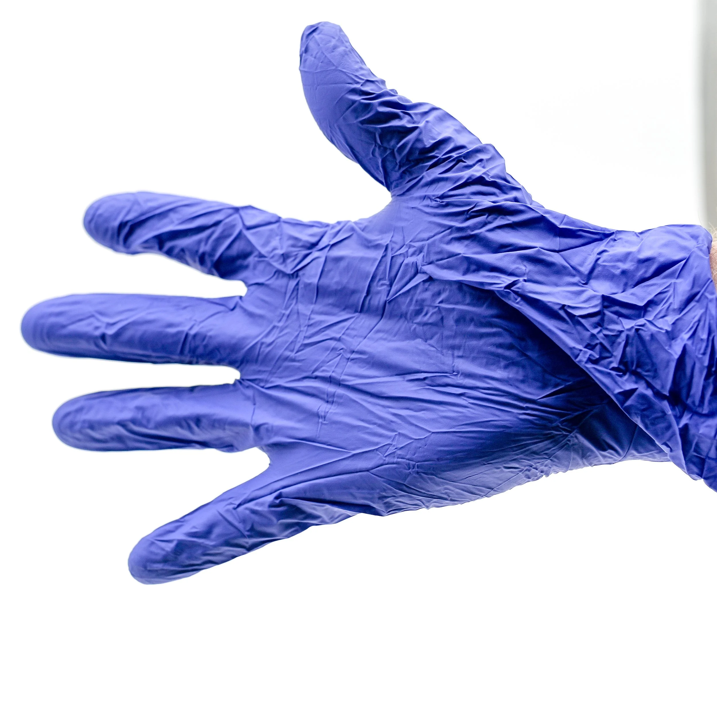 Consider This: Choosing Between Nitrile and Latex Gloves for Food and Hospitality Businesses