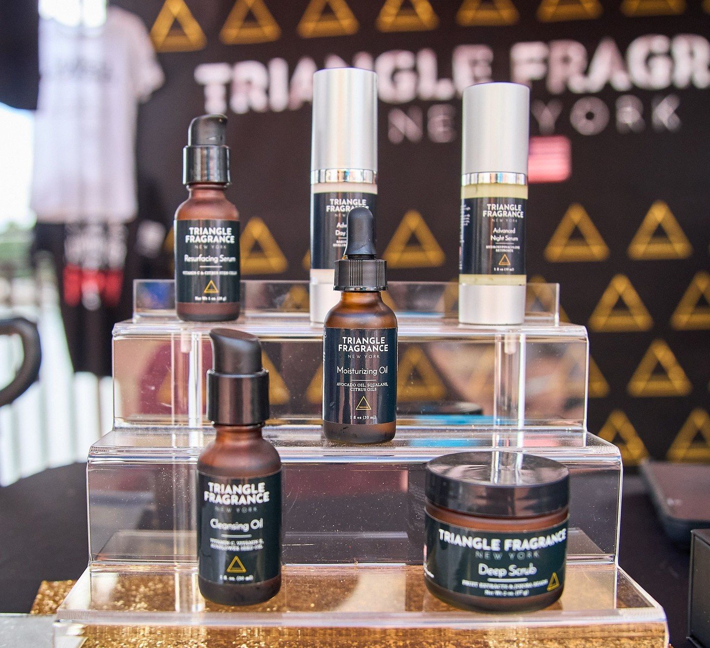 Had the pleasure of meeting Magda Khalifa of @trianglefragrance at this years Bacon and Bourbon Festival. 100% clean and USA made fragrances, which is hard to come by these days. Be sure to check out her products!
.
.
.
📸 For Bacon and Bourbon Fest

