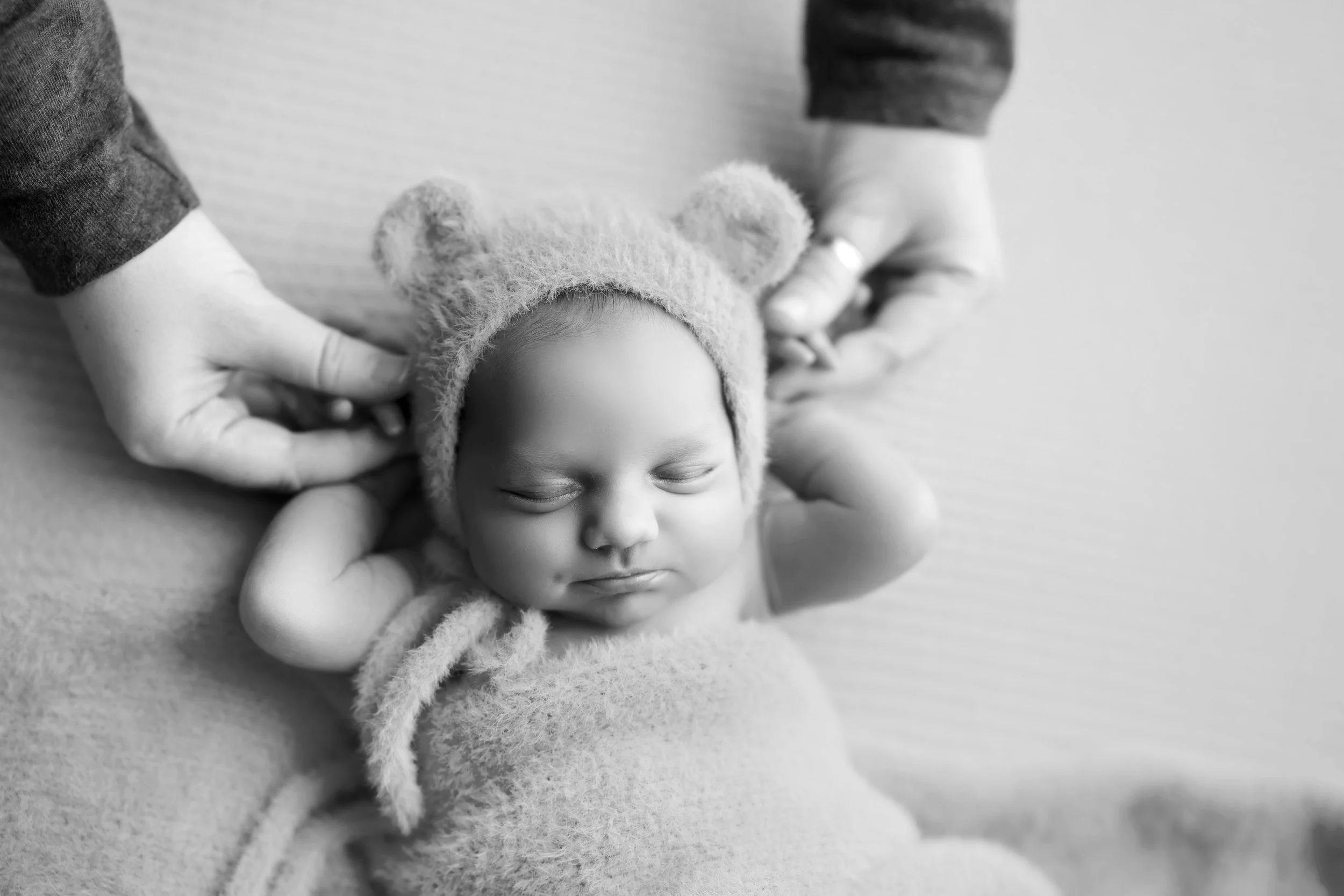 Paige {Newborn 2021}-11 BW.jpg