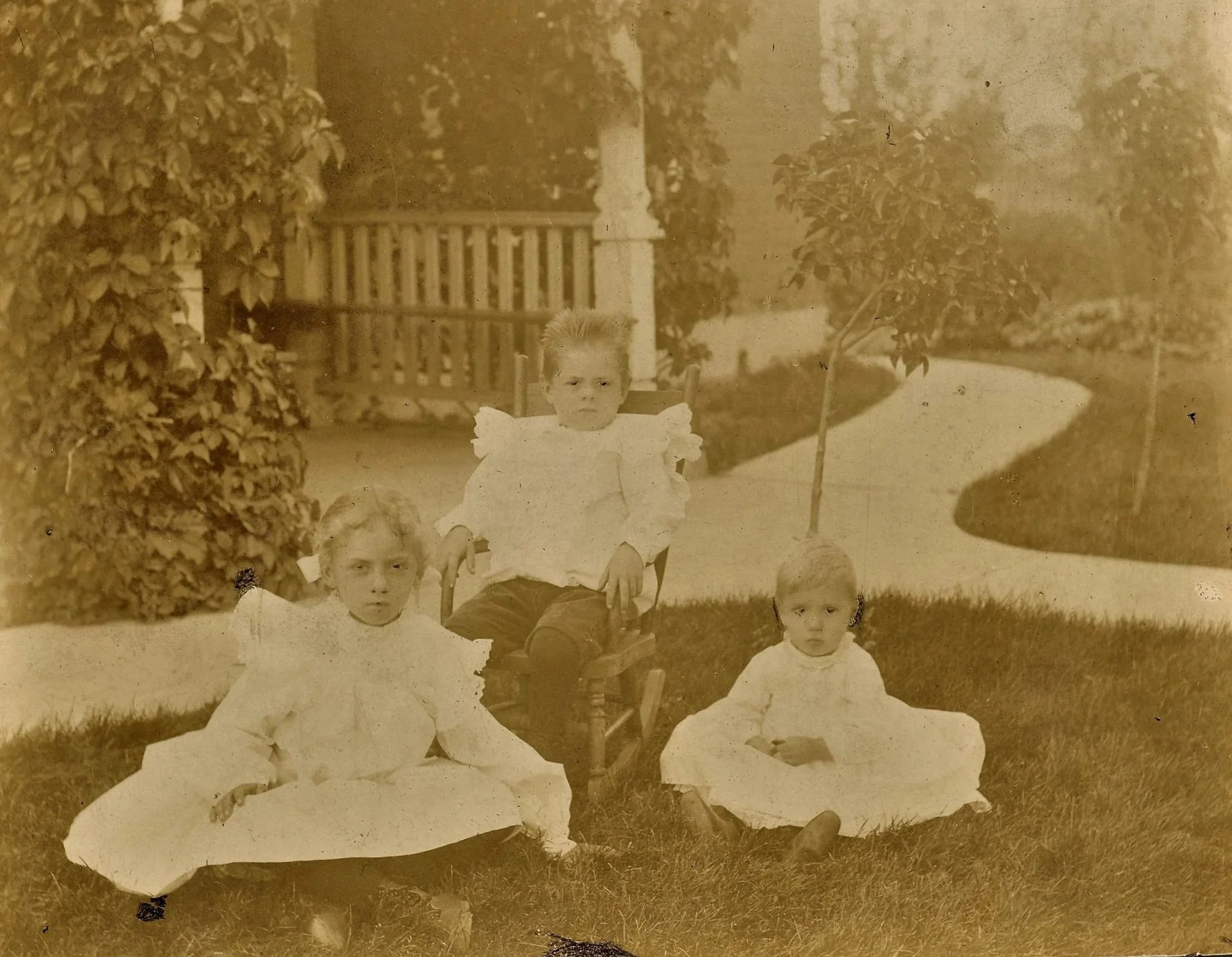 Schmidt Children in Utah in front of their family home.