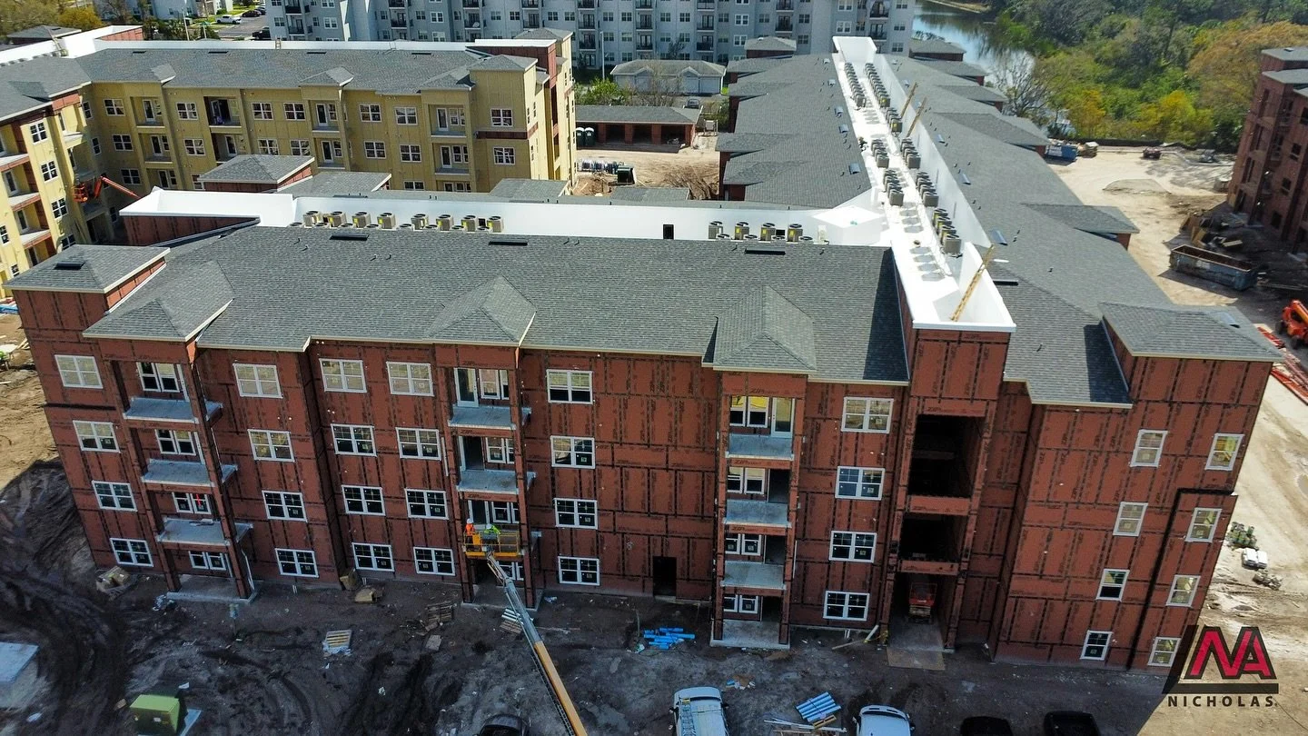 We can’t believe how fast things are moving at The Whitt in Riverview, FL!
Building 1: Almost through inspections, with siding installation in progress and drywall up next.
Building 2: Windows and patio doors are being installed while utili