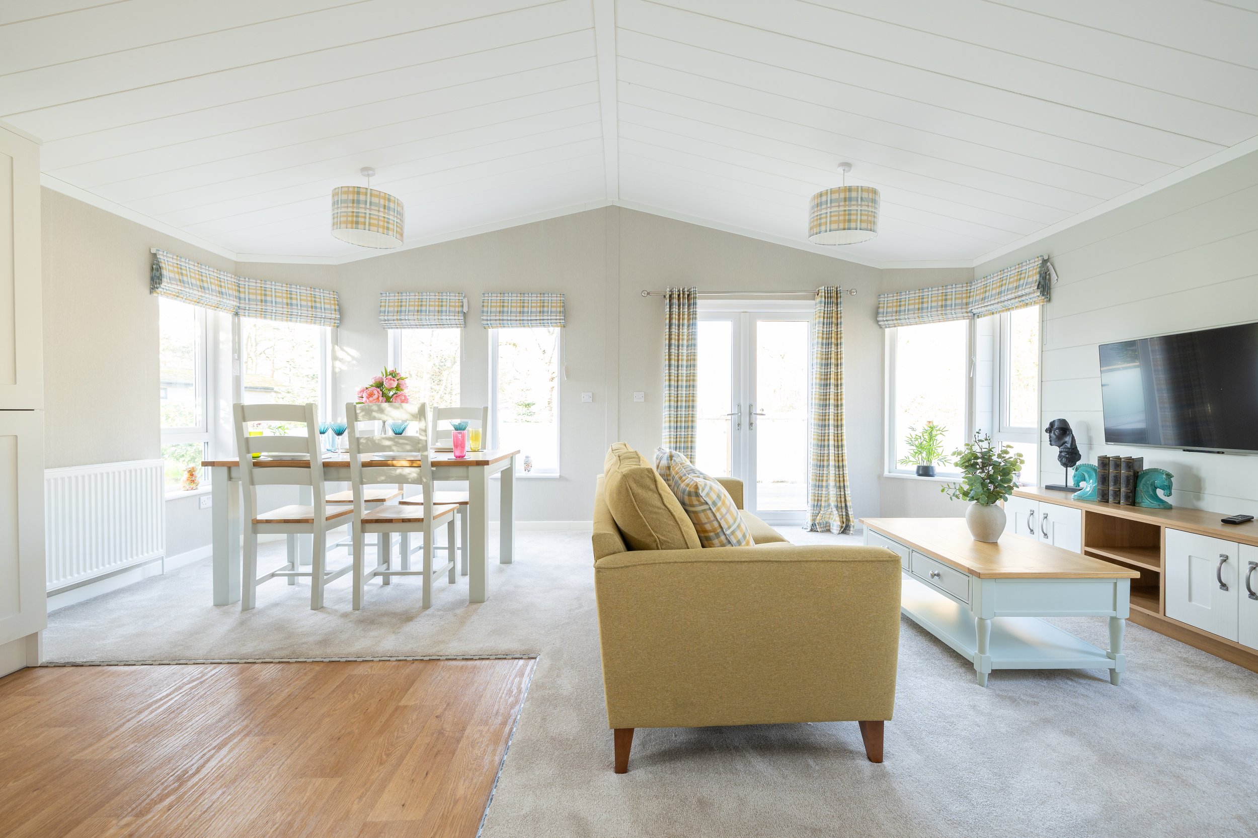 Why Outsourcing Digital Marketing in the Holiday Home Industry Is a Smarter, More Affordable Choice