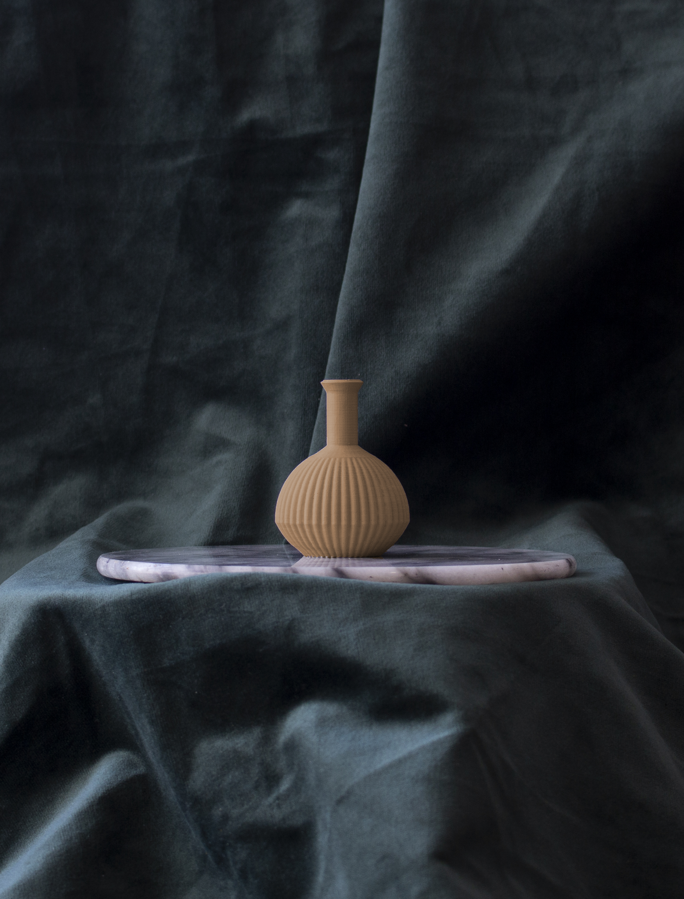 small vase 3 beige.png